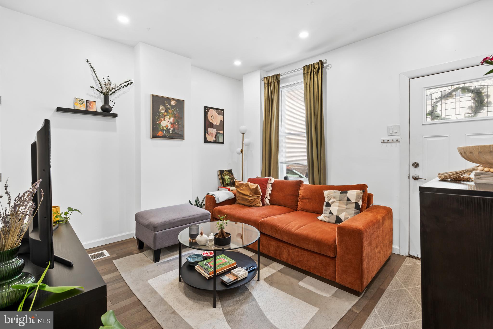 EAST KENSINGTON - Residential