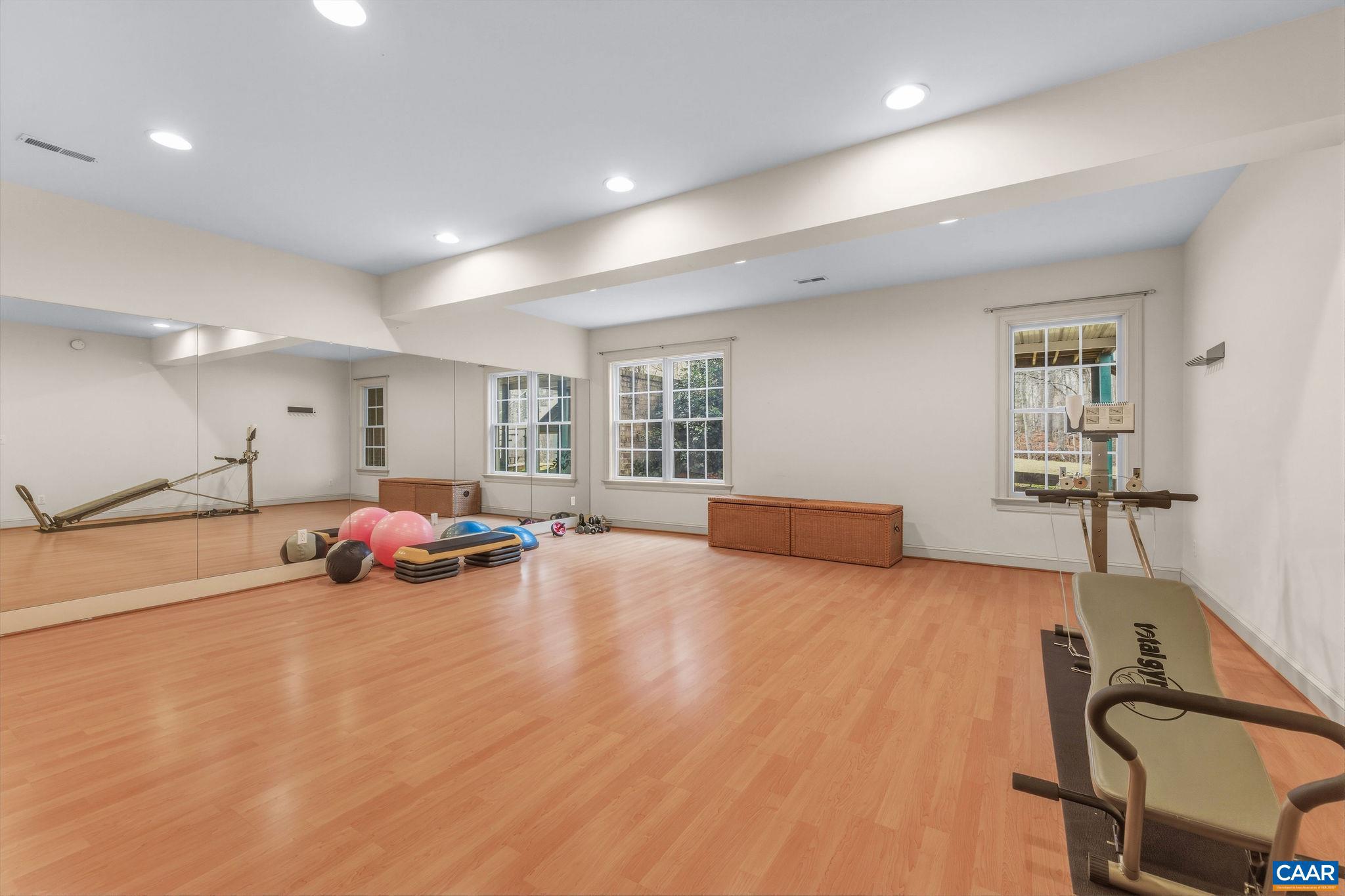WALNUT HILLS - Residential