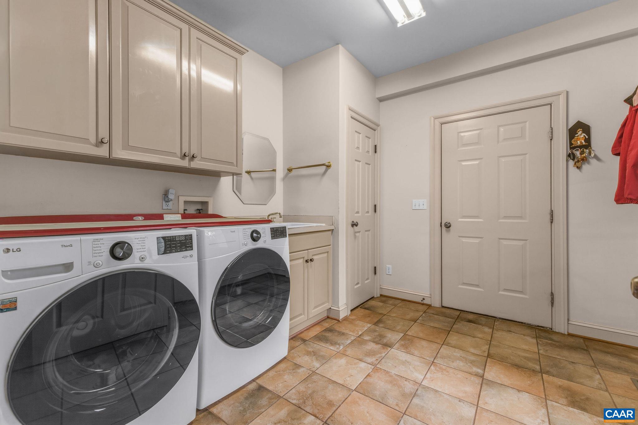 WALNUT HILLS - Residential
