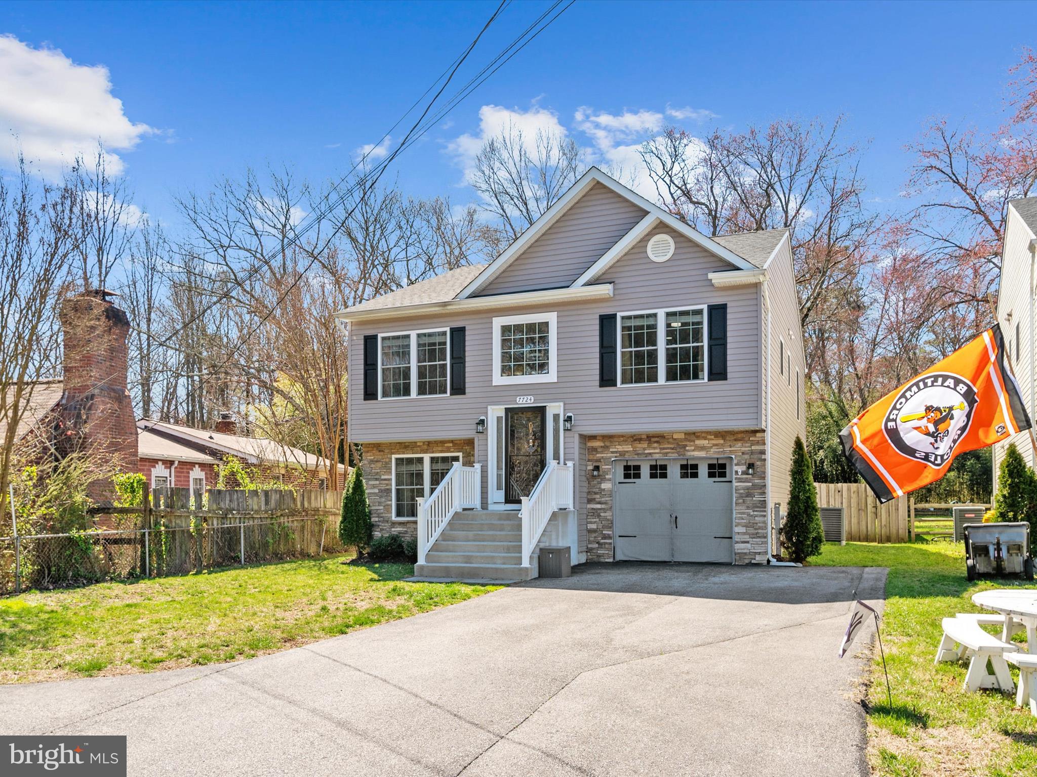 POWHATAN BEACH - Residential