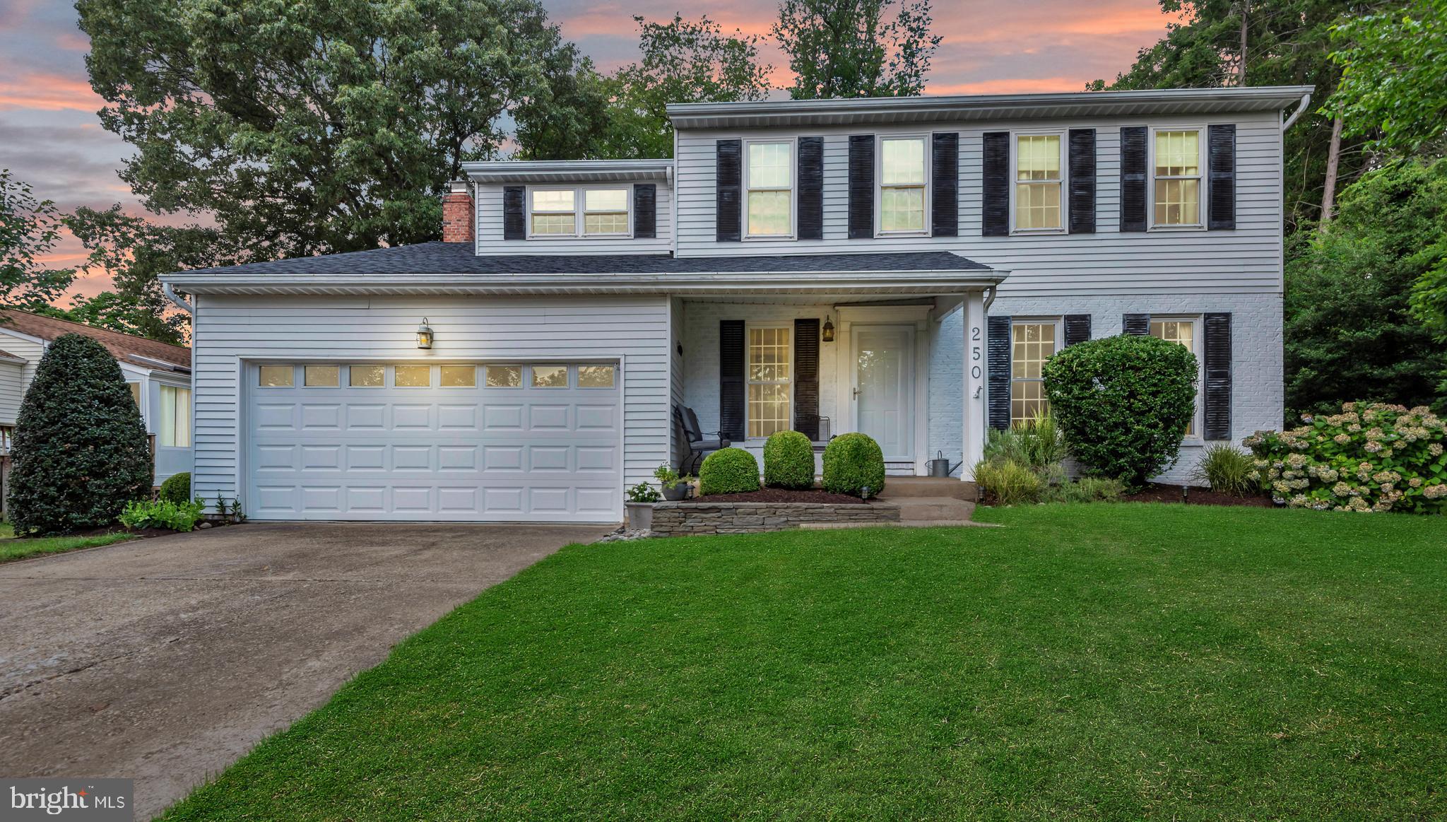 DIVINITY COVE - Residential