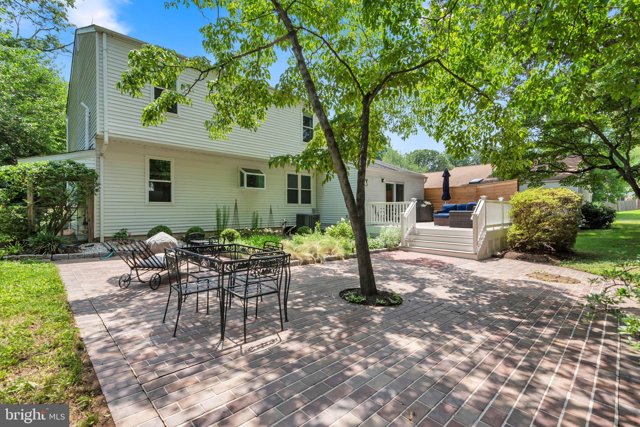 DIVINITY COVE - Residential