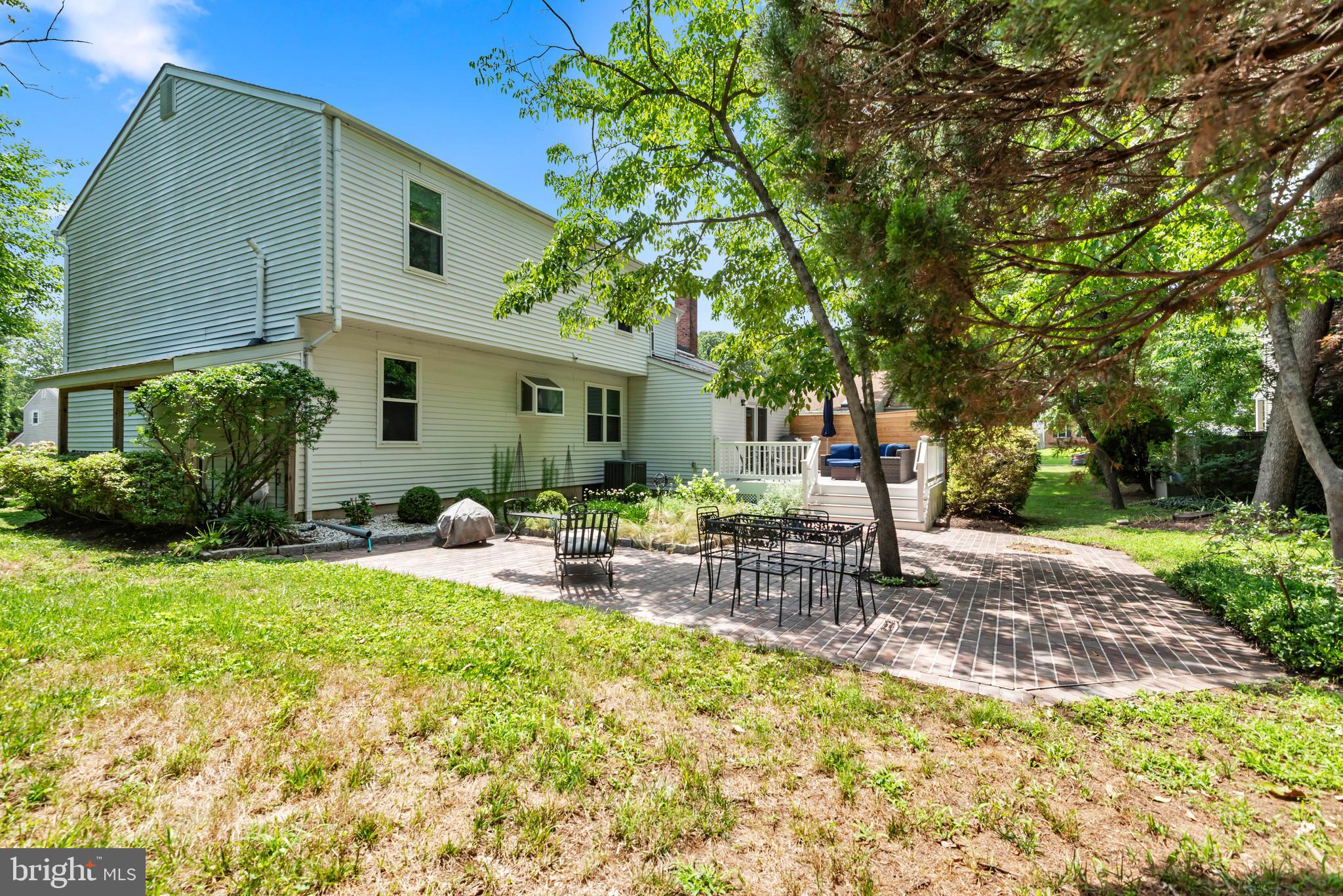 DIVINITY COVE - Residential