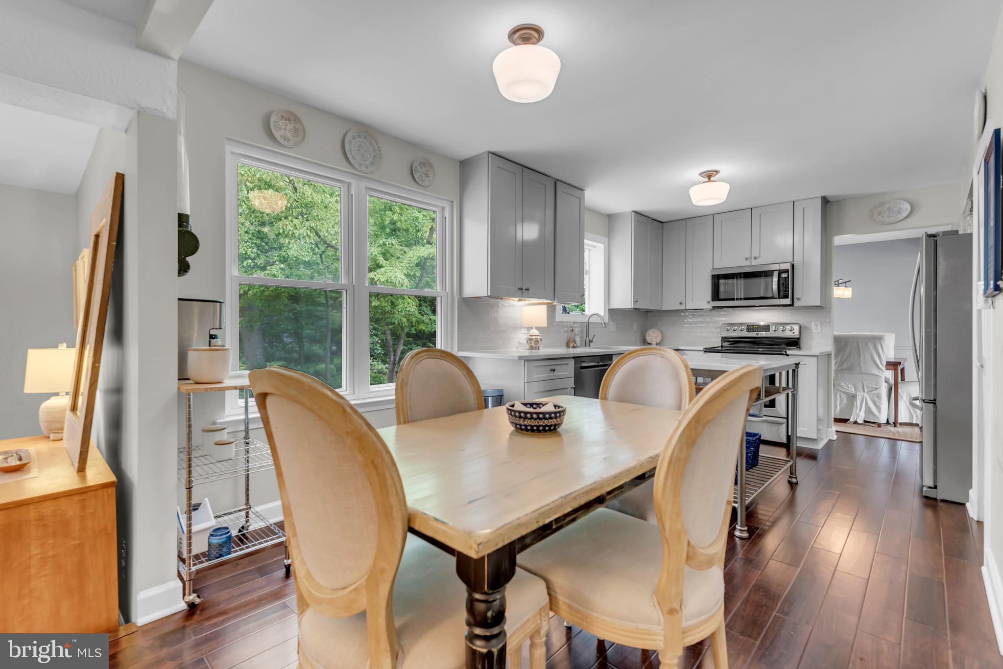 DIVINITY COVE - Residential