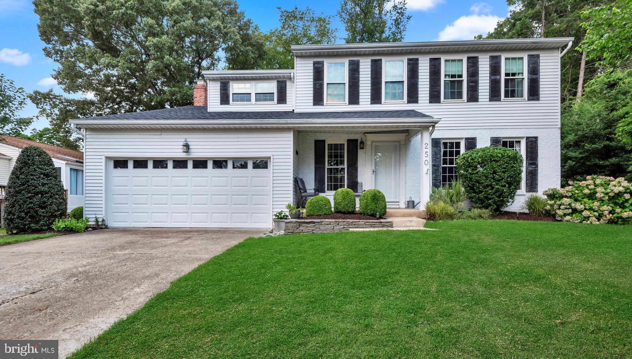 DIVINITY COVE - Residential