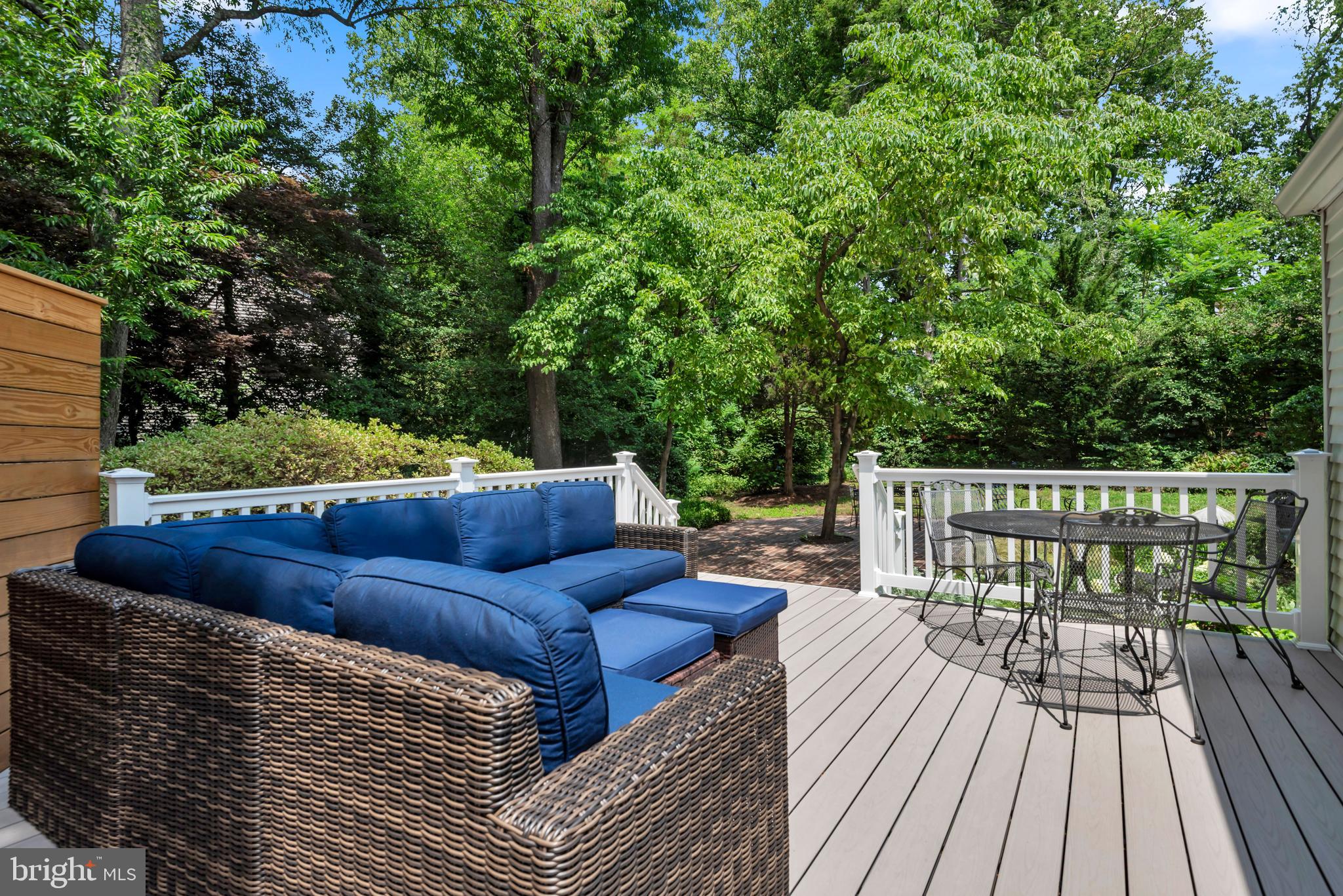 DIVINITY COVE - Residential