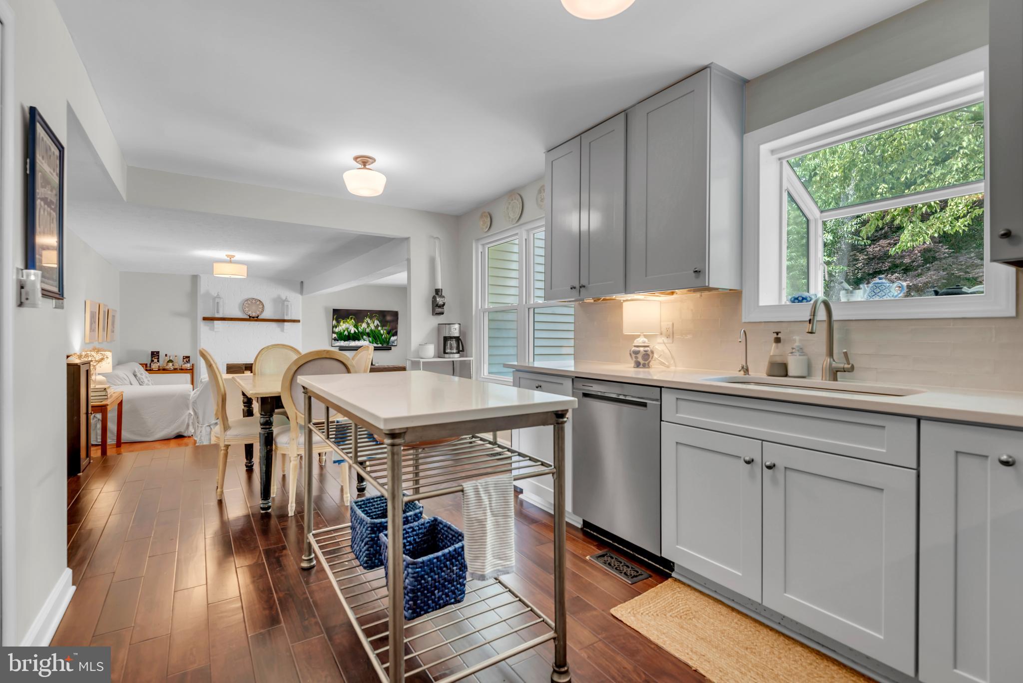 DIVINITY COVE - Residential