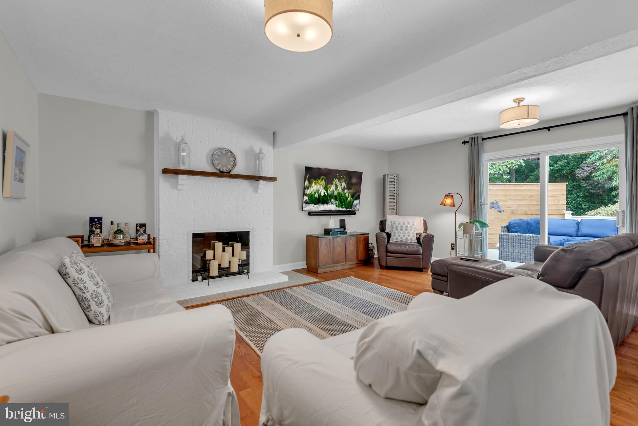 DIVINITY COVE - Residential