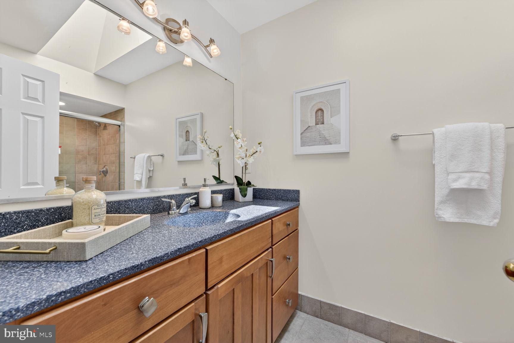 RESTON - Residential