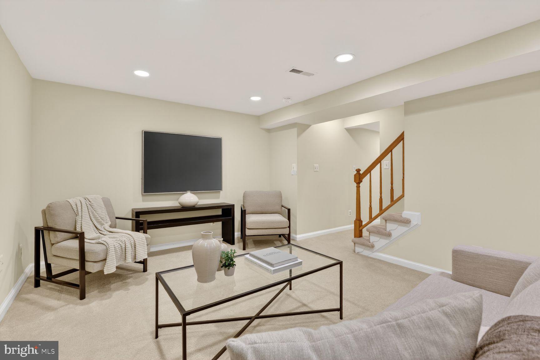 RESTON - Residential