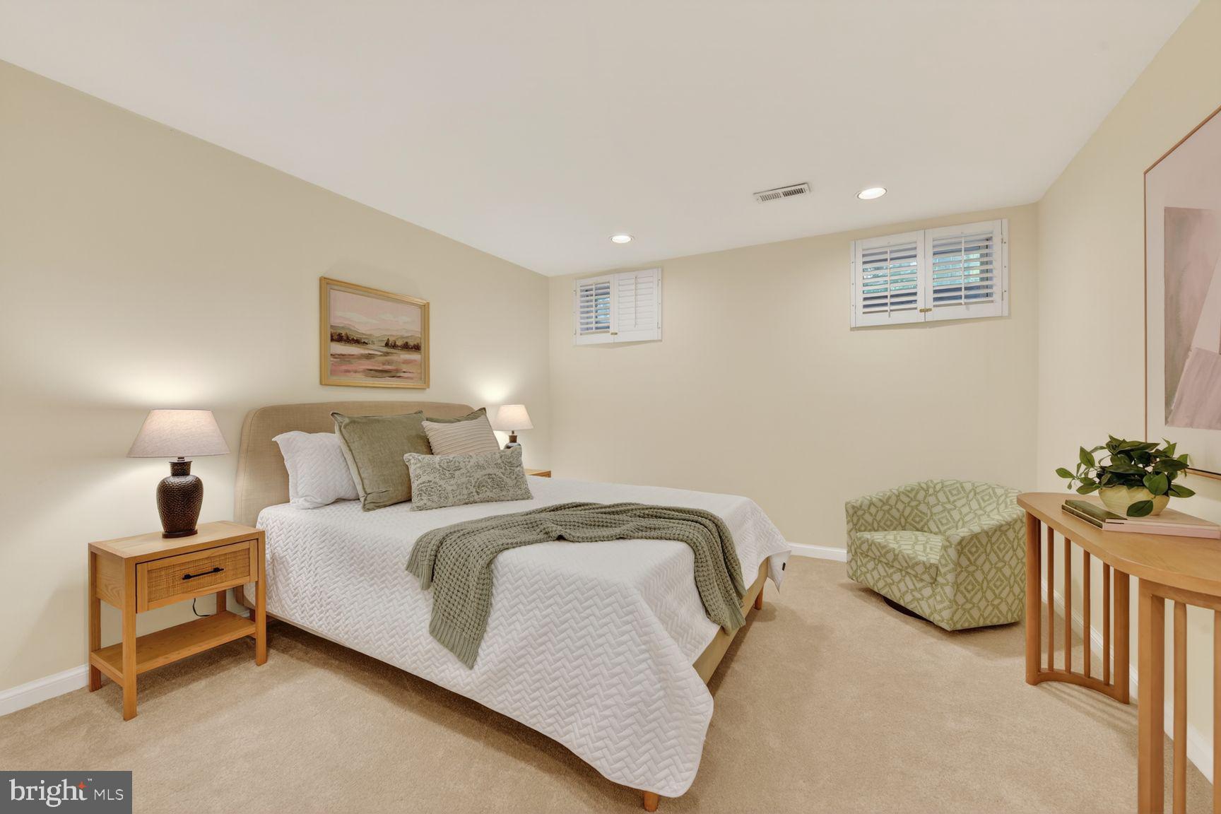 RESTON - Residential