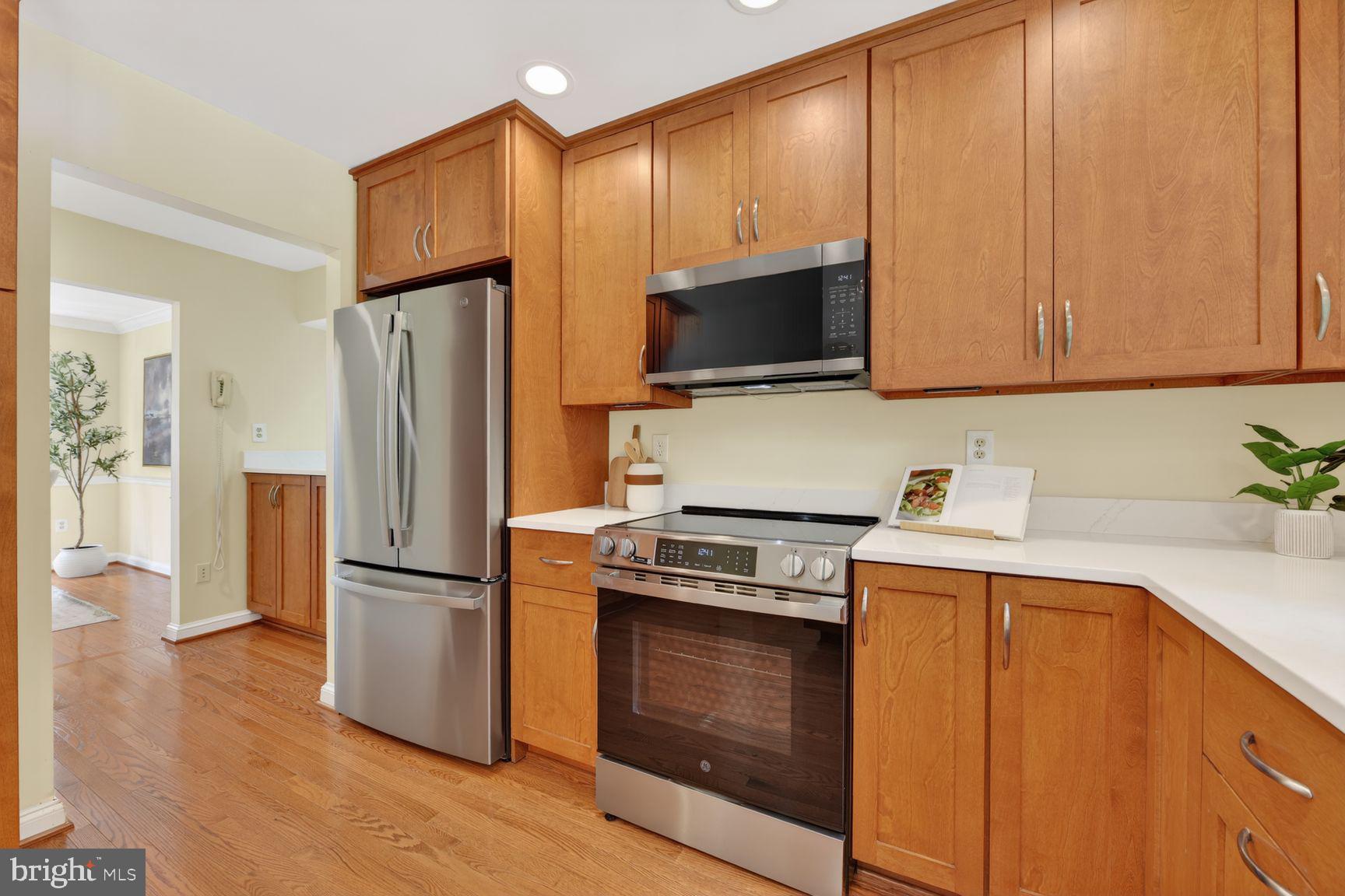 RESTON - Residential