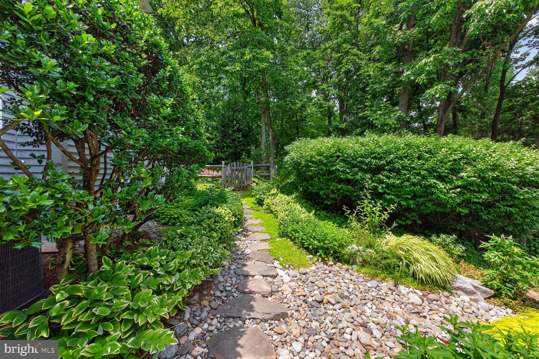 RESTON - Residential