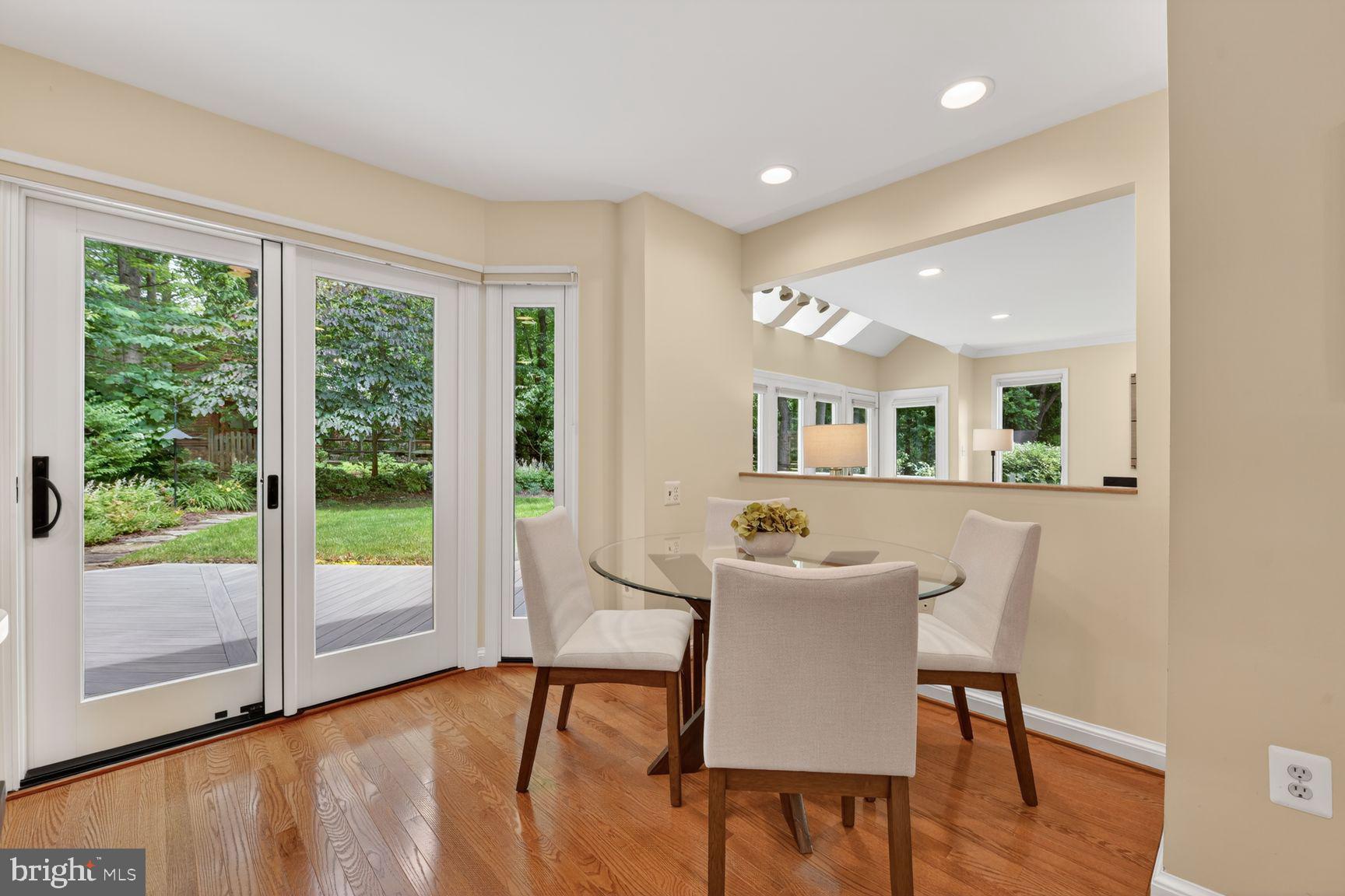 RESTON - Residential