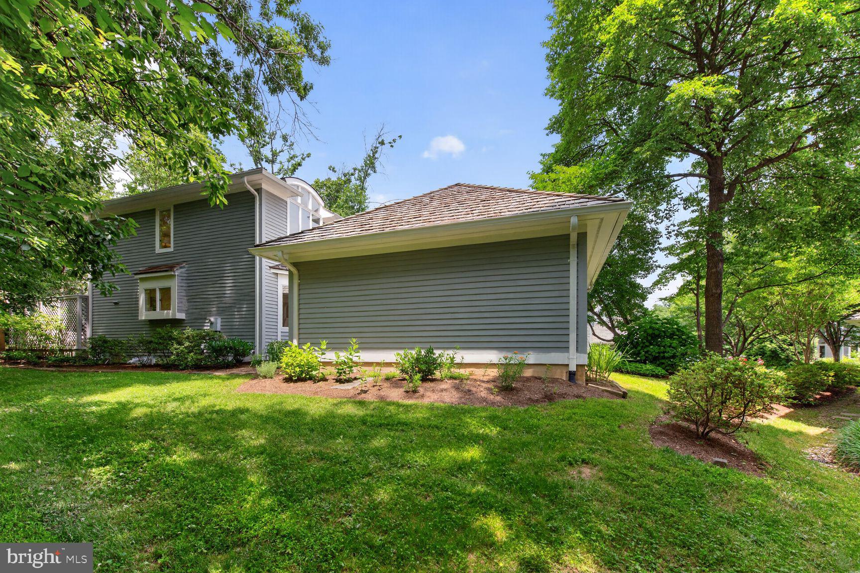RESTON - Residential