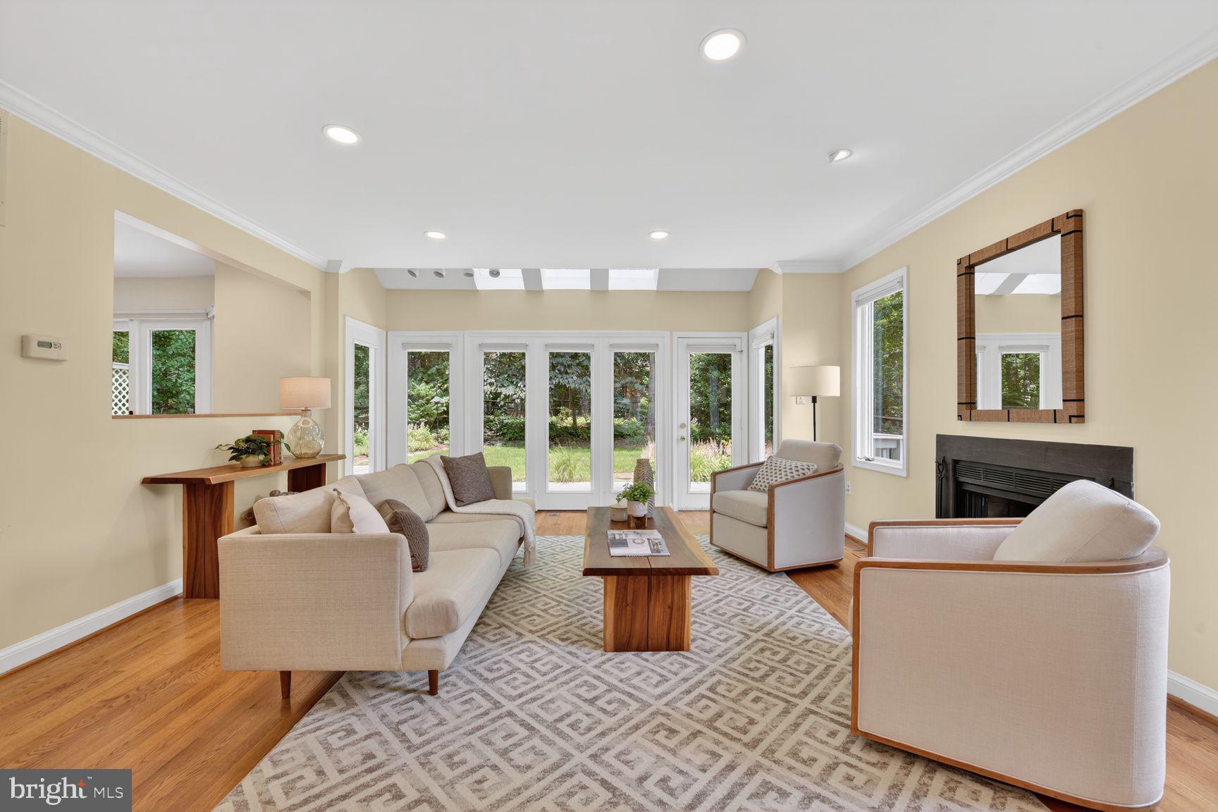 RESTON - Residential