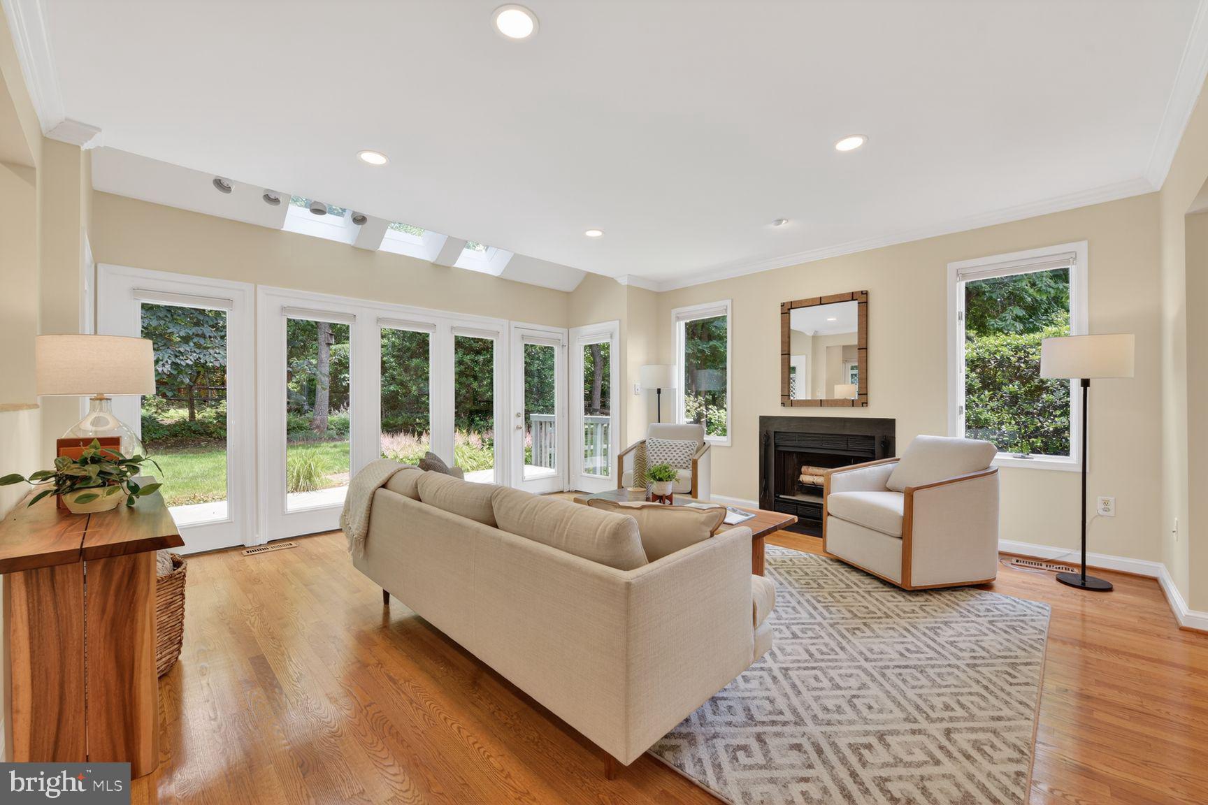 RESTON - Residential