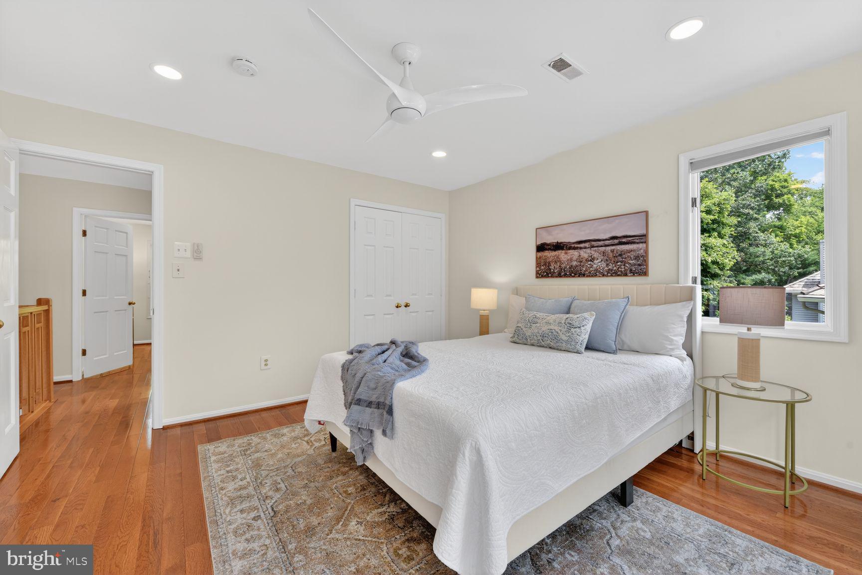 RESTON - Residential