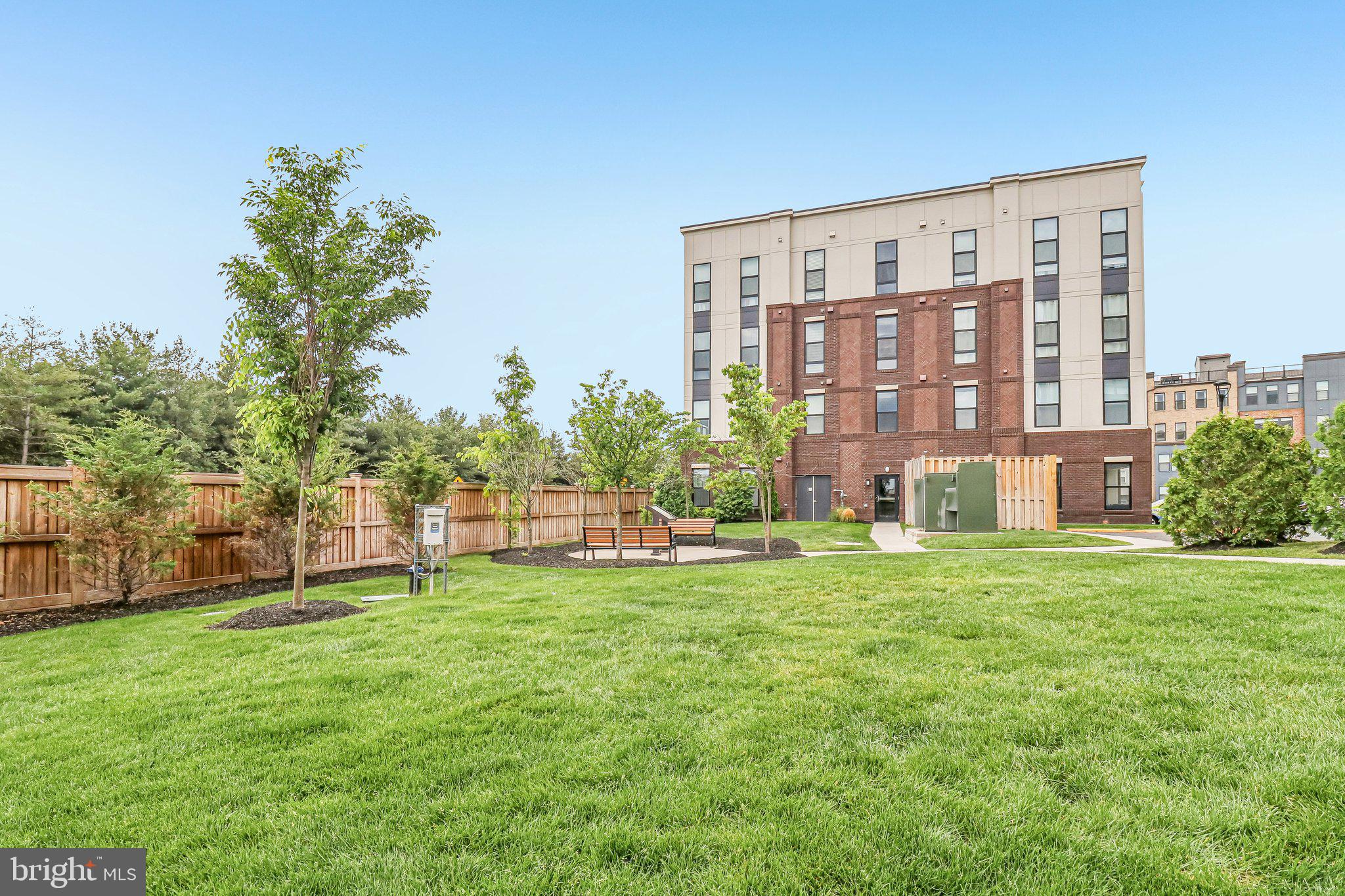 ASHBURN STATION - Residential