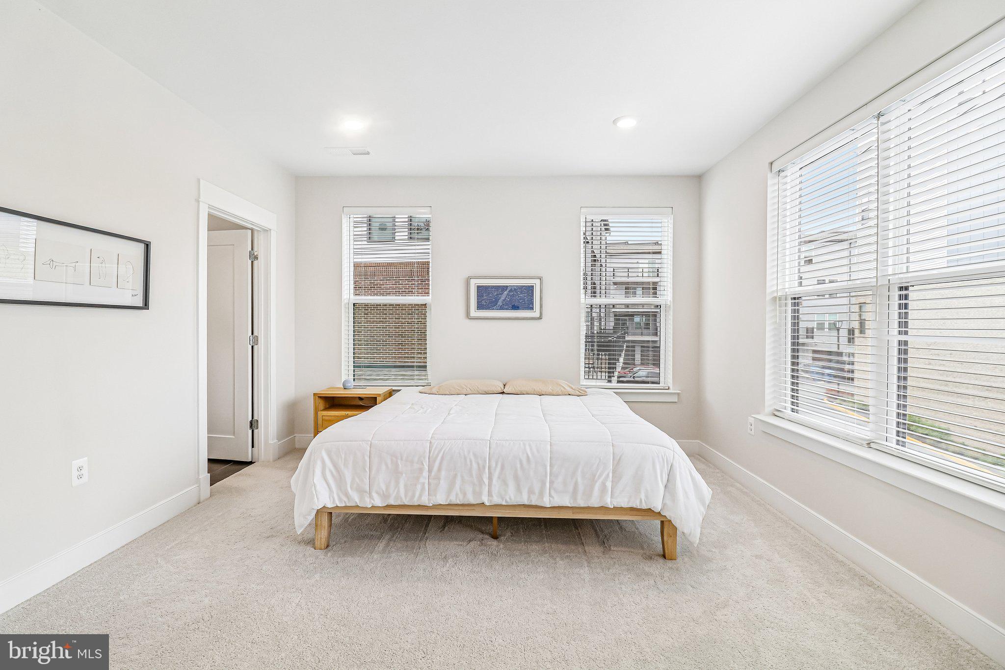 ASHBURN STATION - Residential