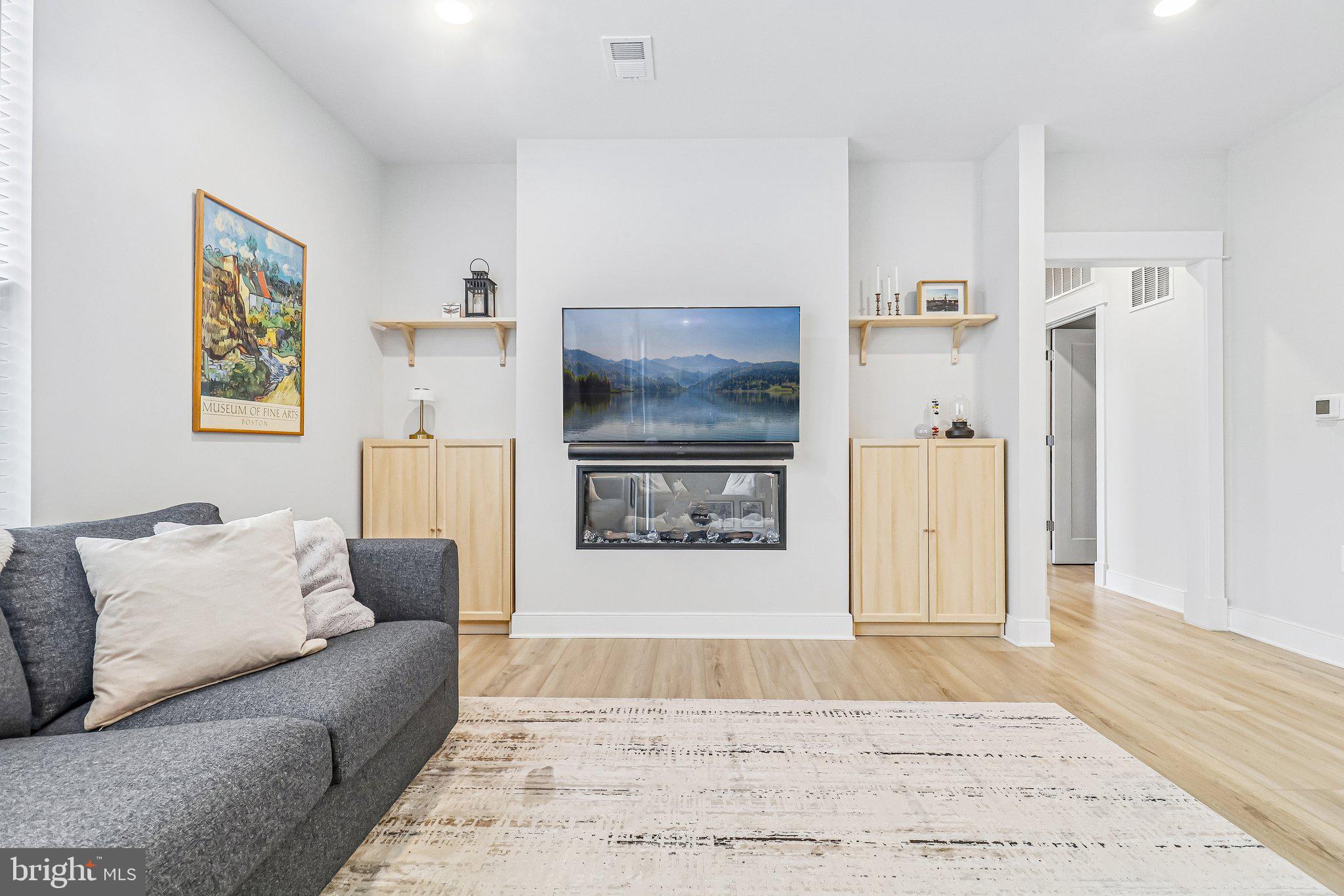 ASHBURN STATION - Residential