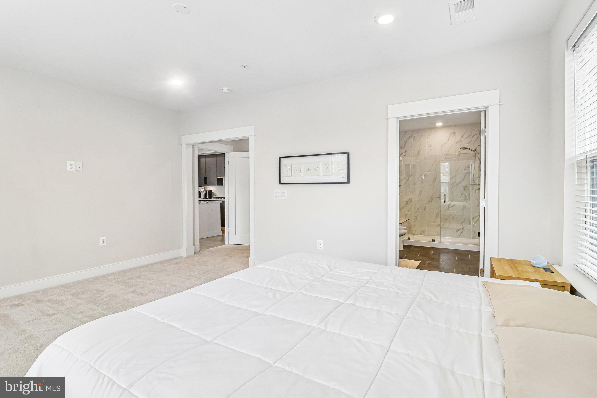 ASHBURN STATION - Residential