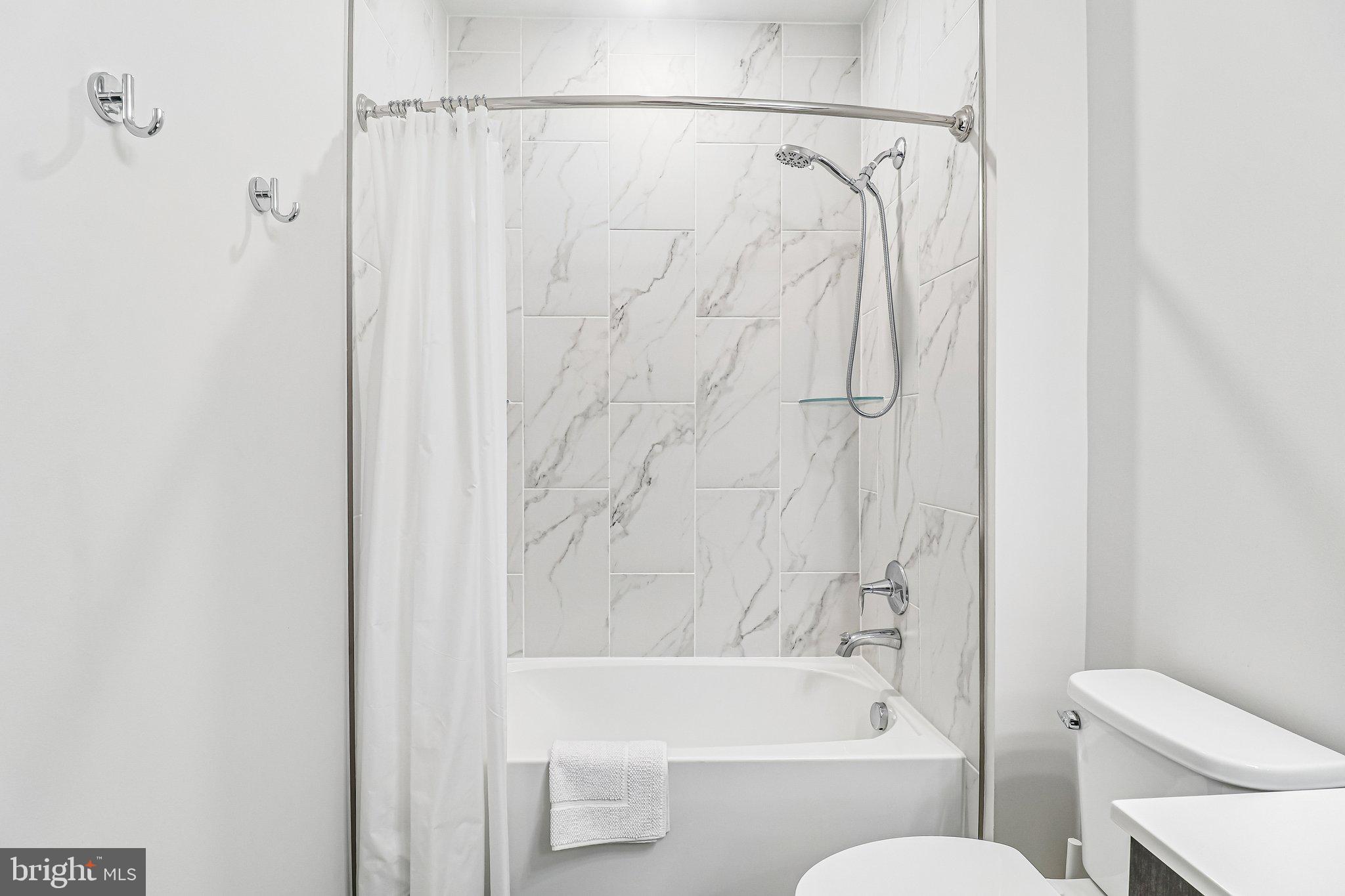 ASHBURN STATION - Residential