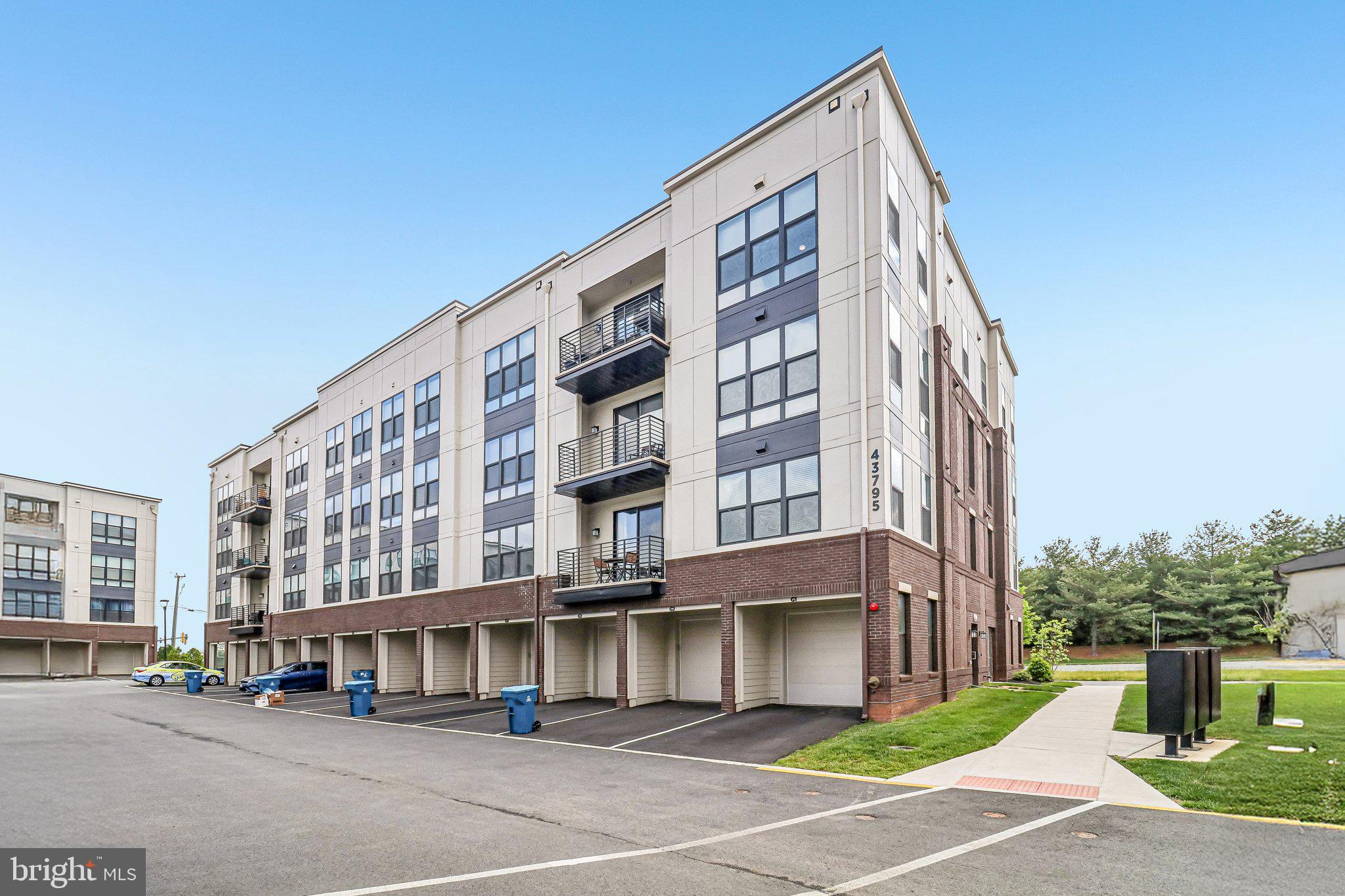 ASHBURN STATION - Residential
