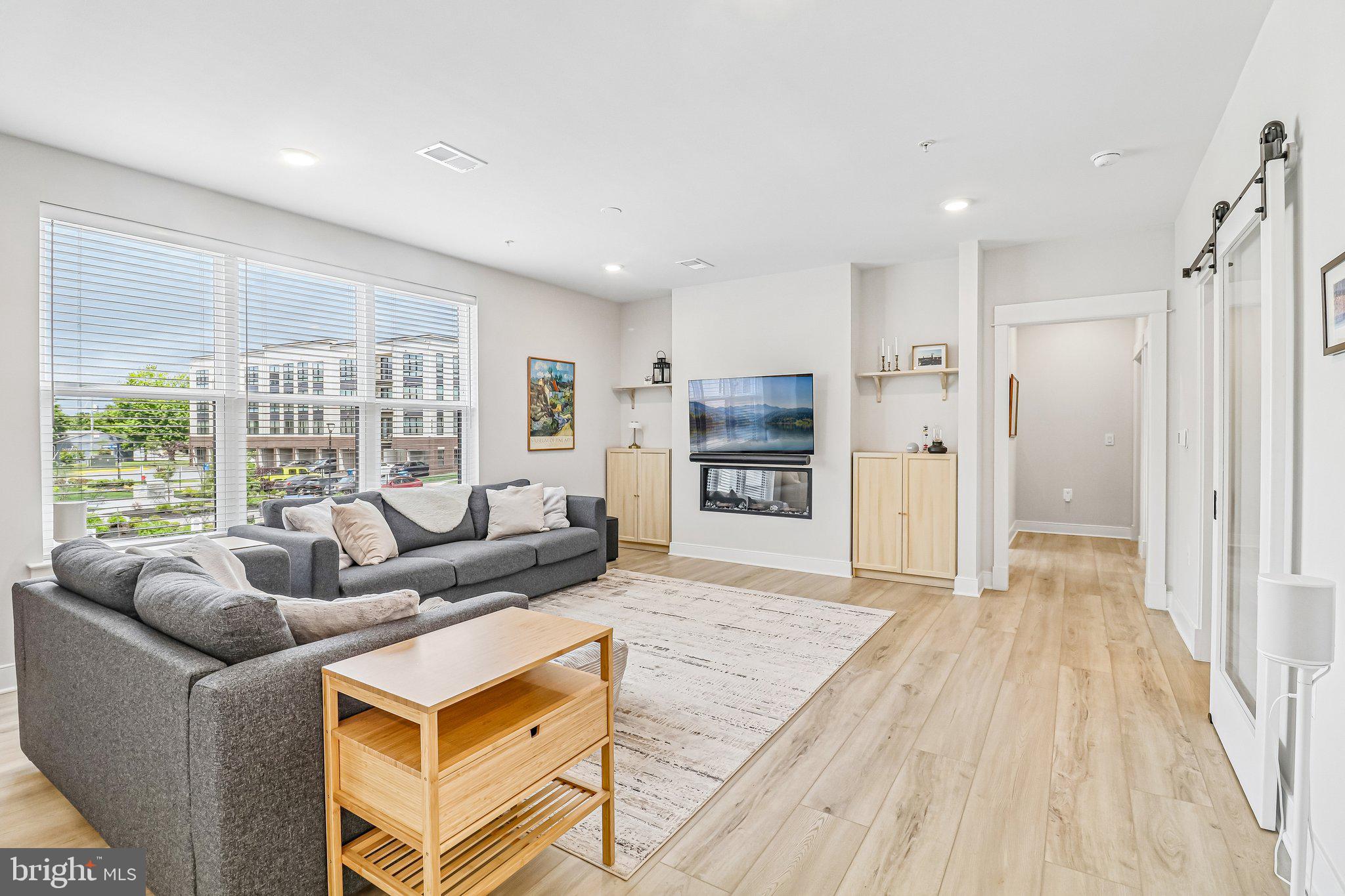 ASHBURN STATION - Residential