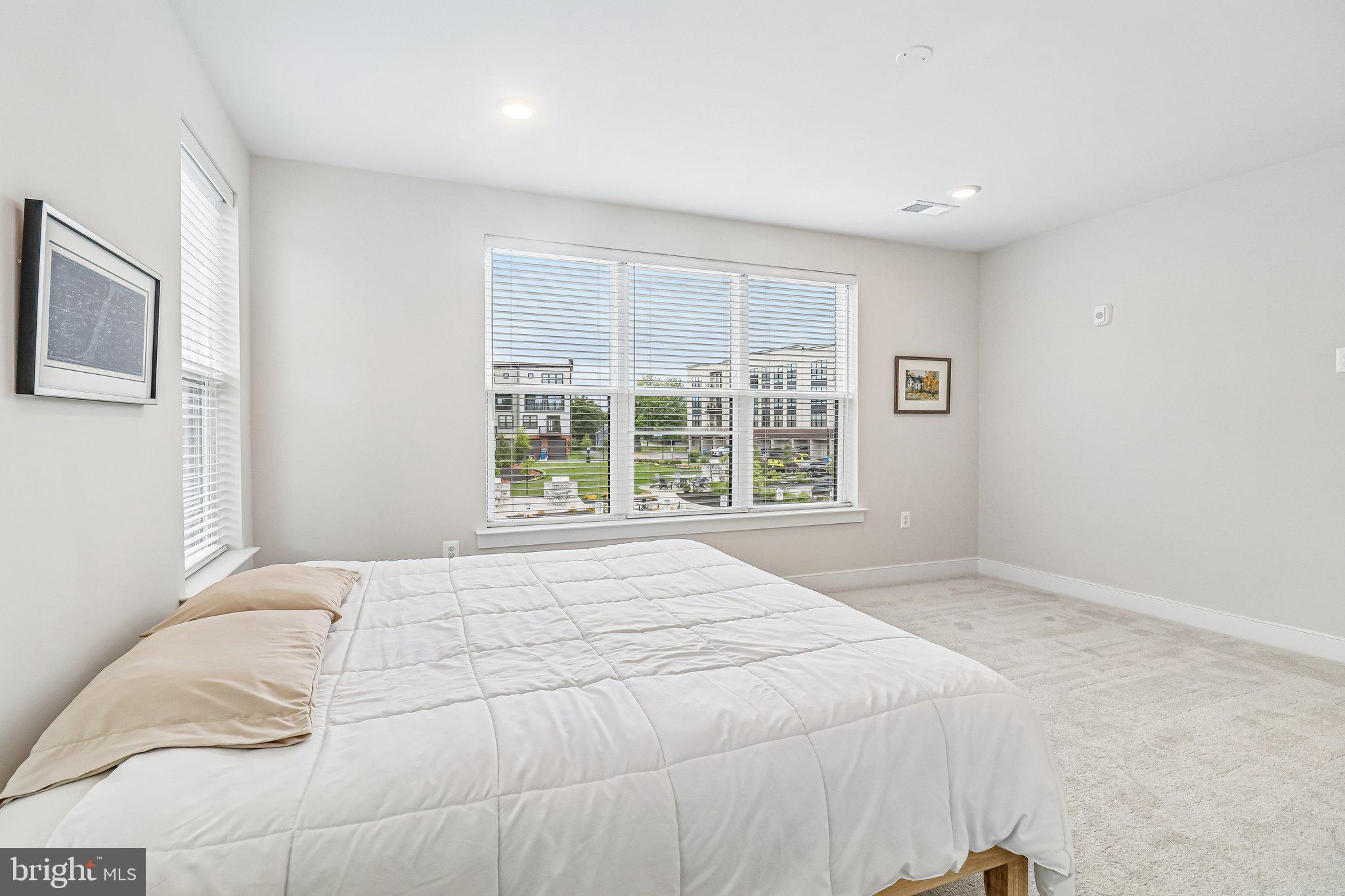 ASHBURN STATION - Residential