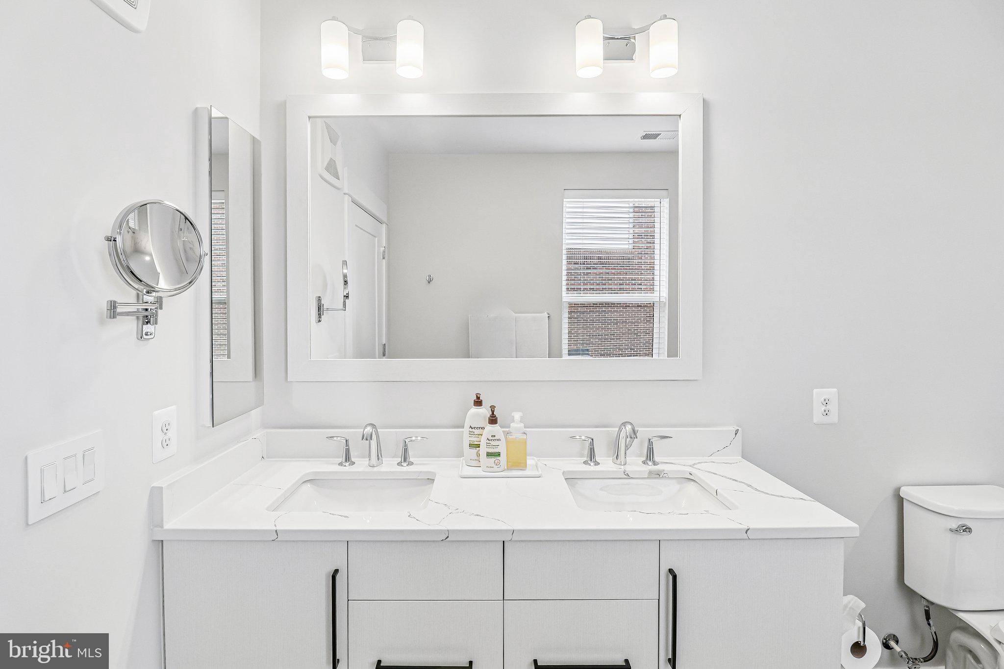 ASHBURN STATION - Residential