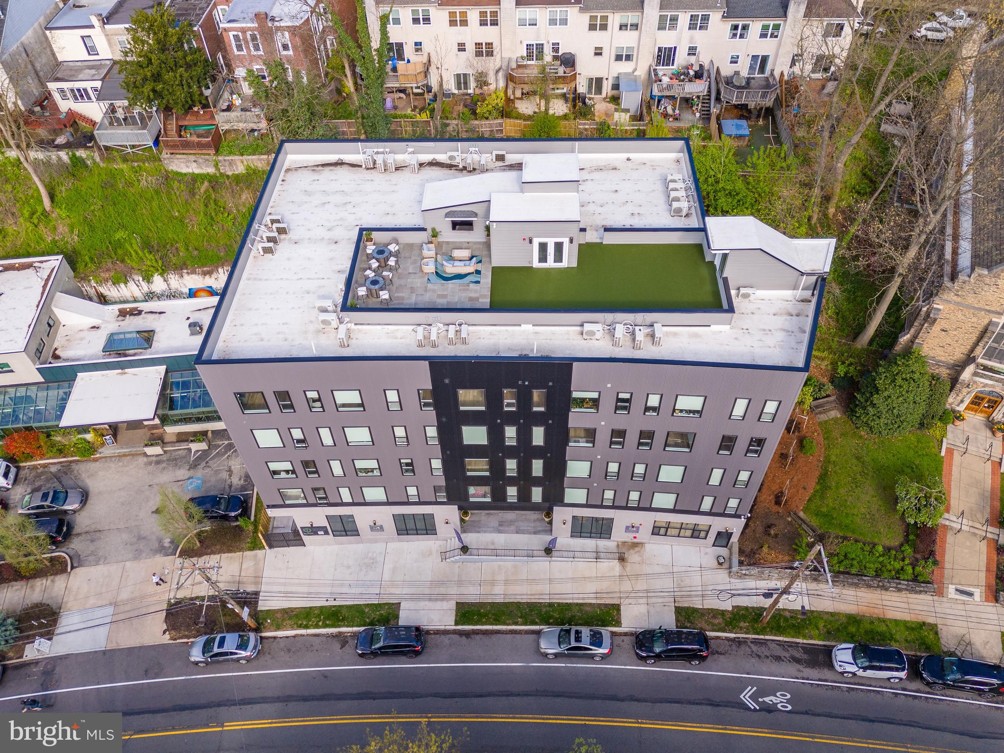 EAST FALLS - Commercial Sale