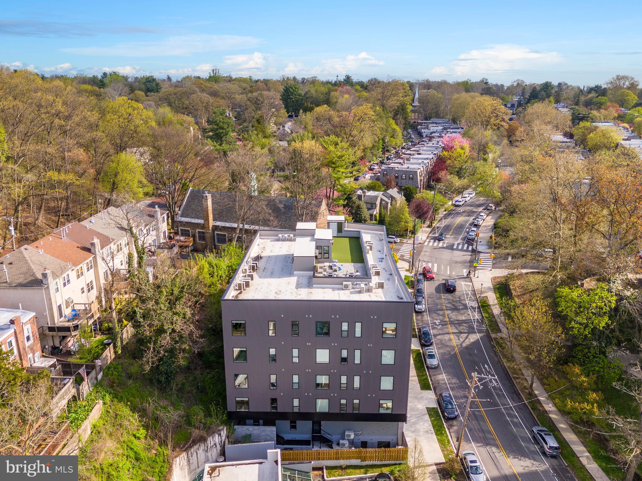 EAST FALLS - Commercial Sale