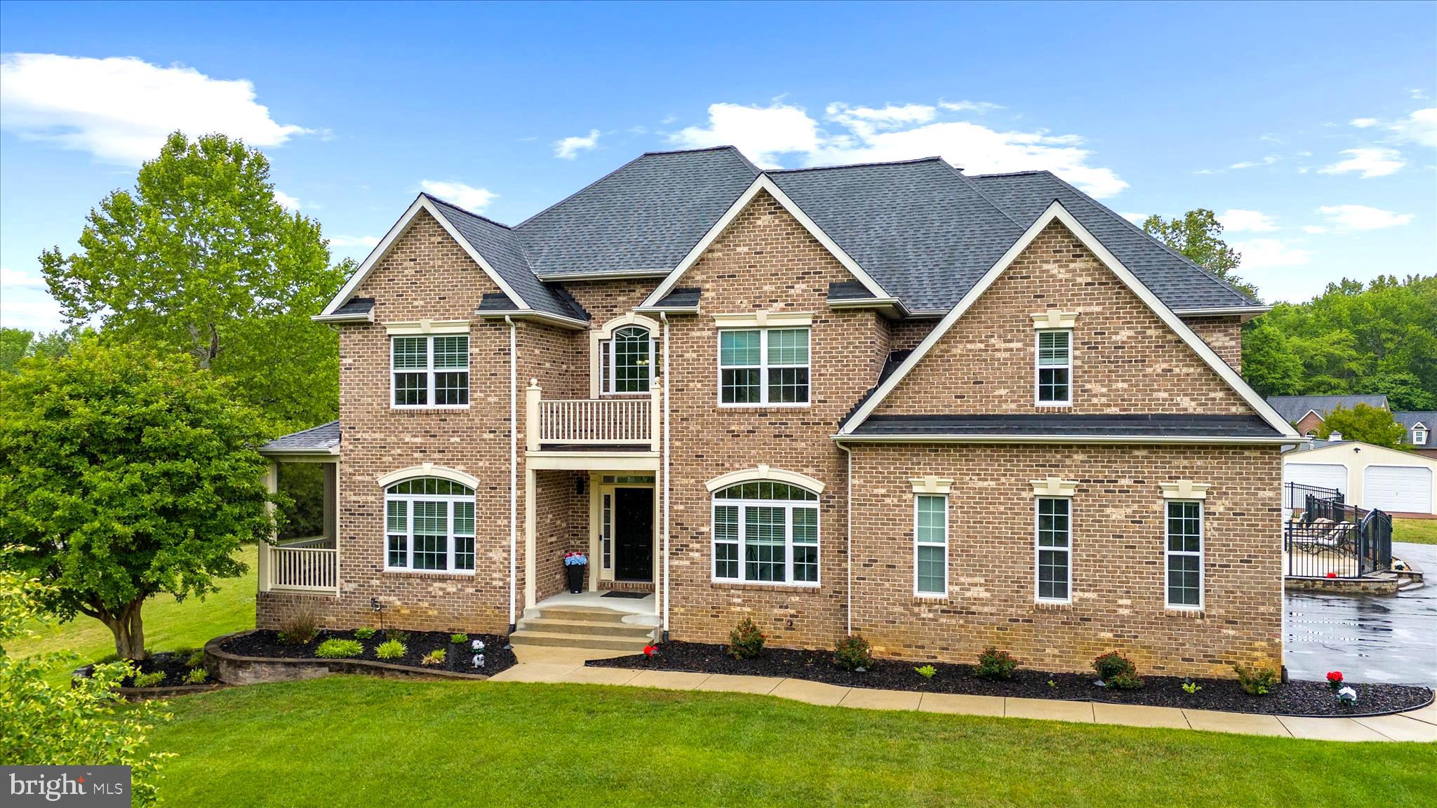 OAKWOOD MANOR - Residential