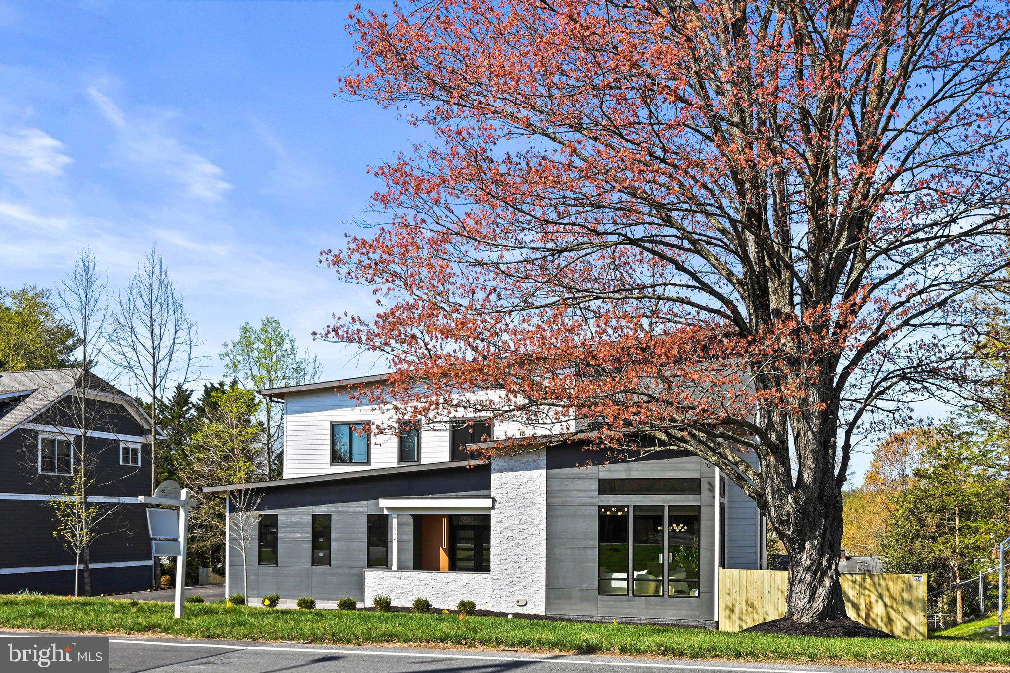 WEST LANGLEY - Residential
