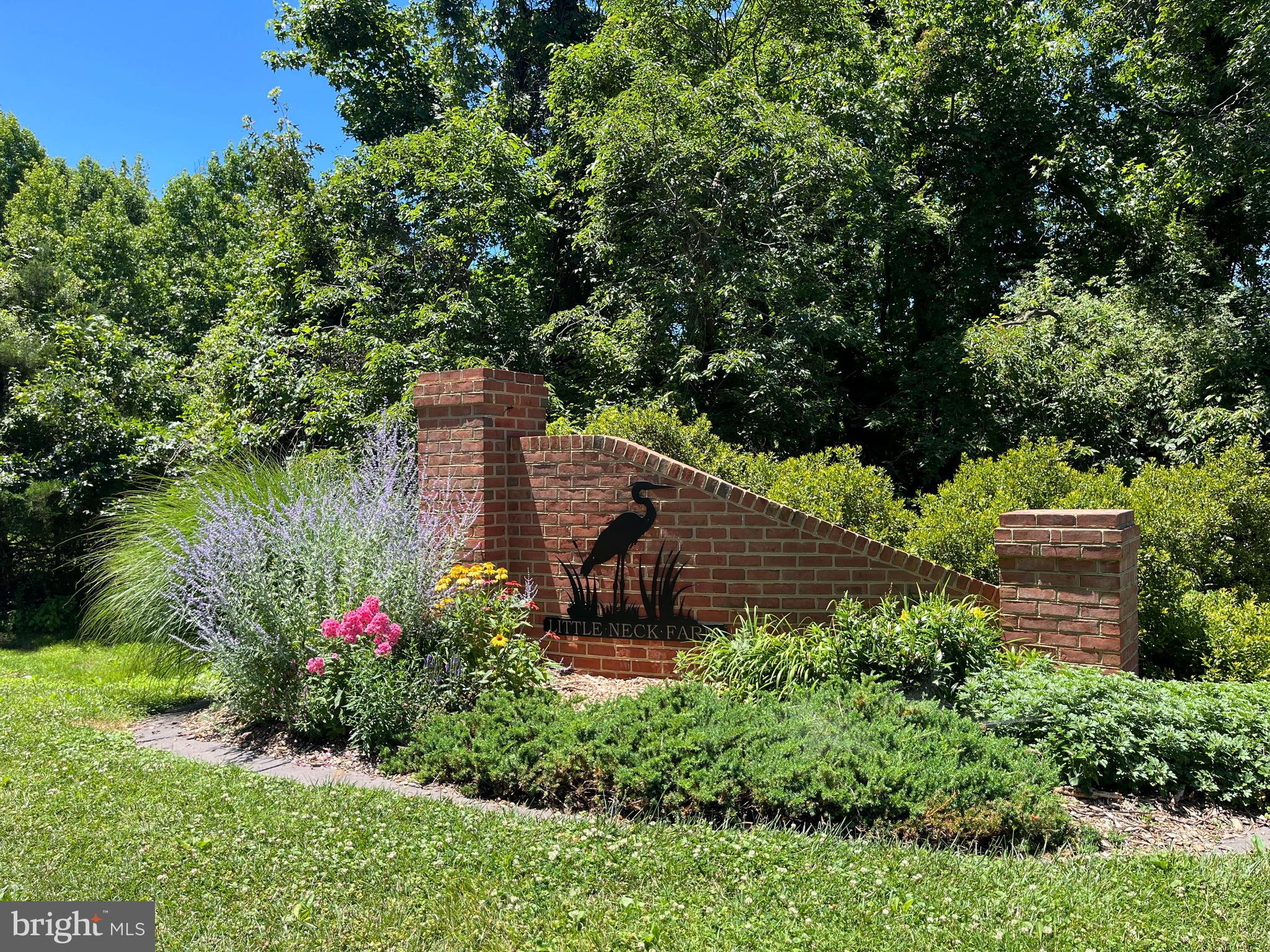 LITTLE NECK FARM - Land