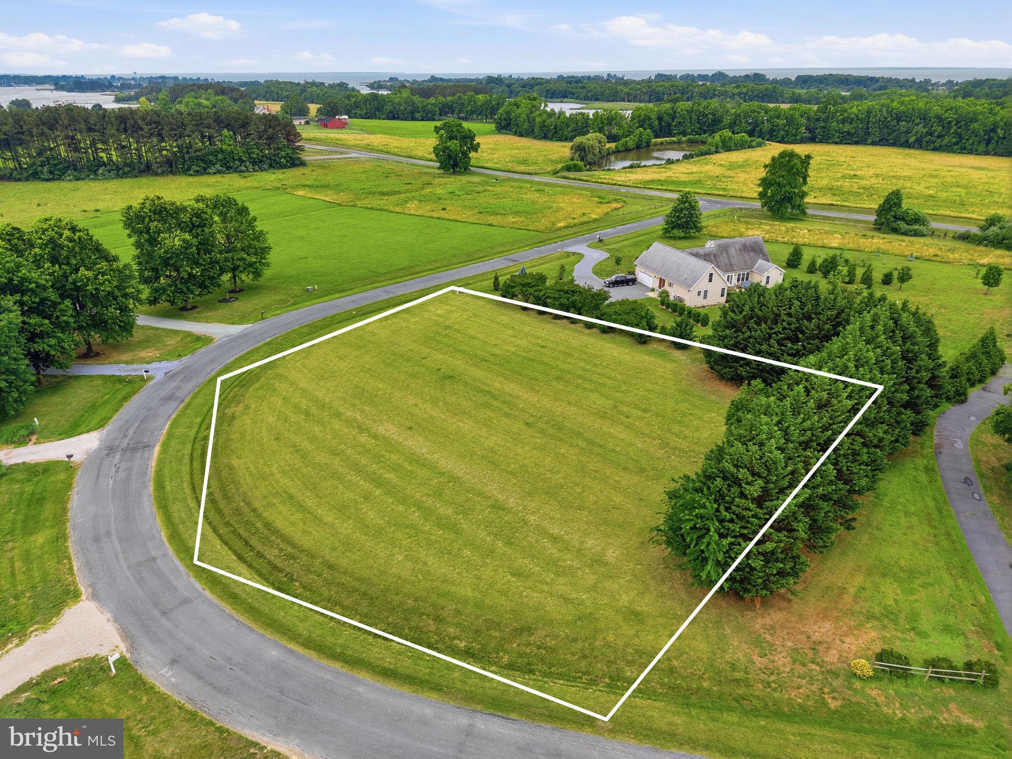 LITTLE NECK FARM - Land