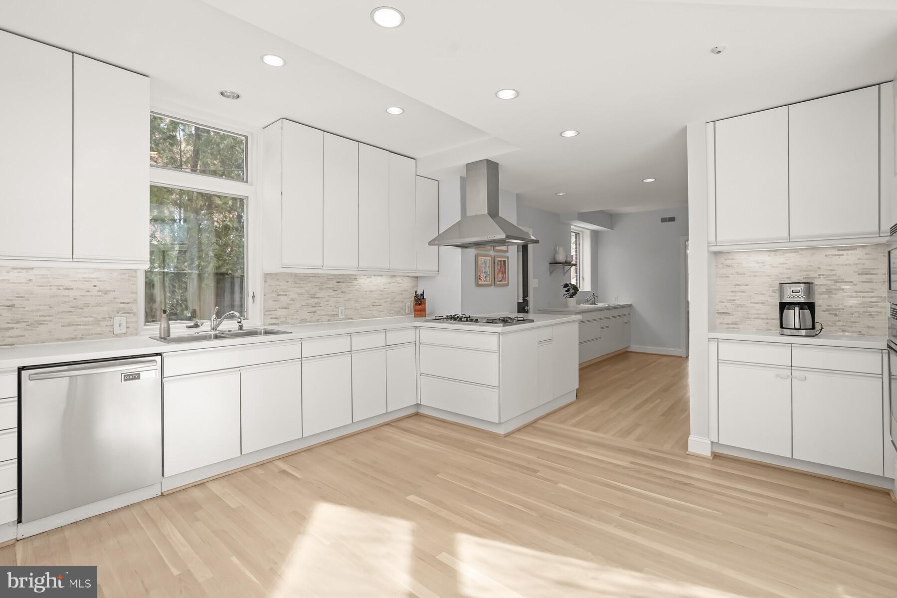 SPRING VALLEY - Residential