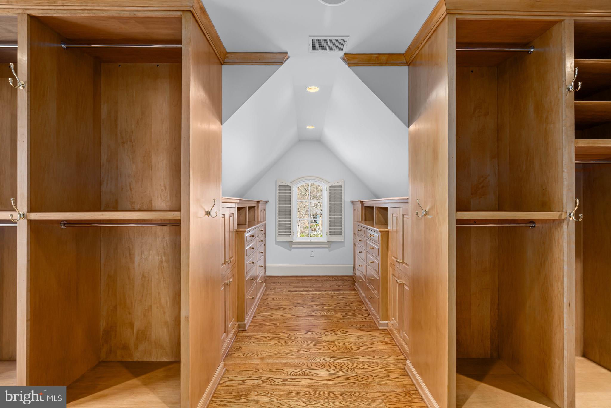 ARLINGWOOD - Residential