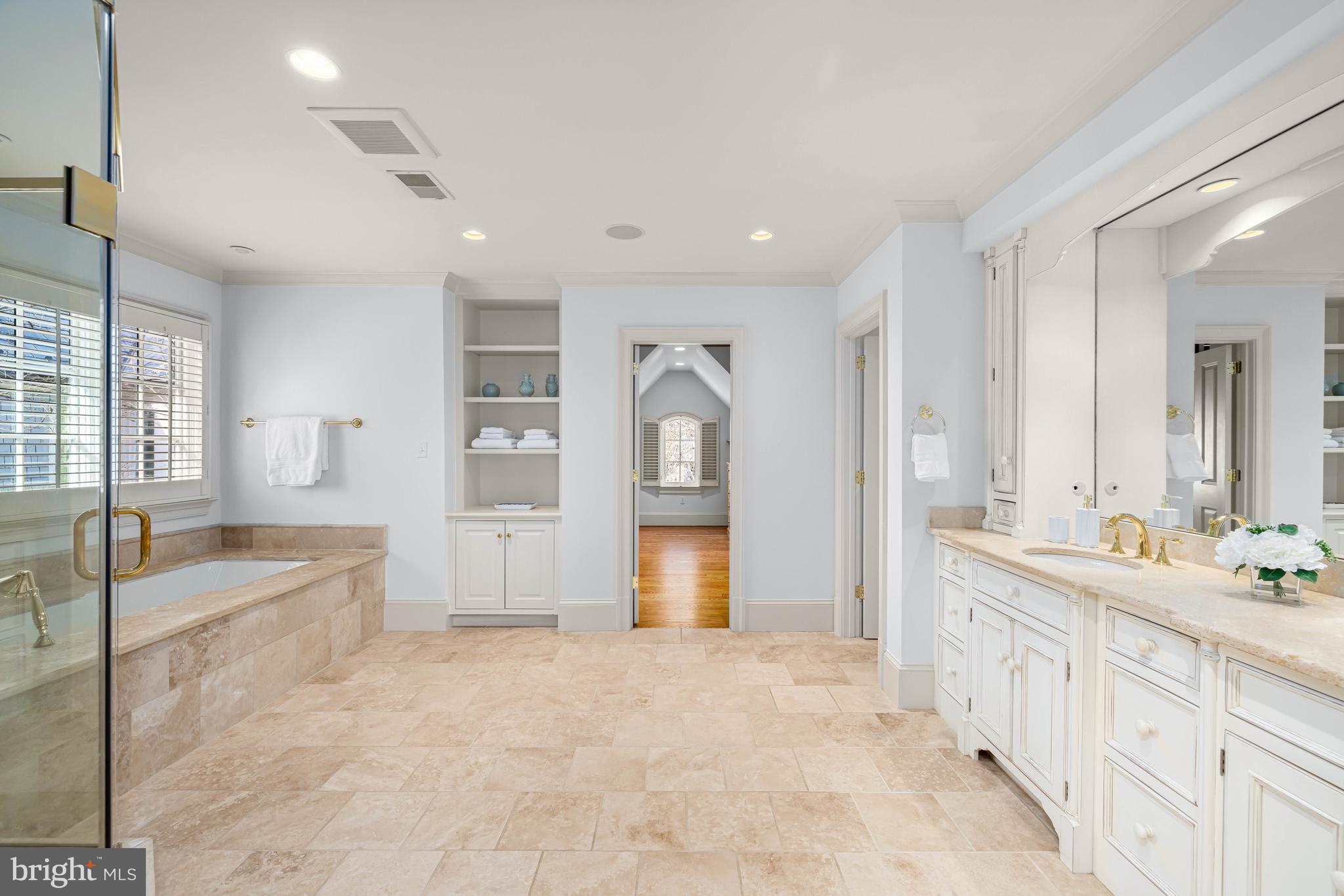 ARLINGWOOD - Residential