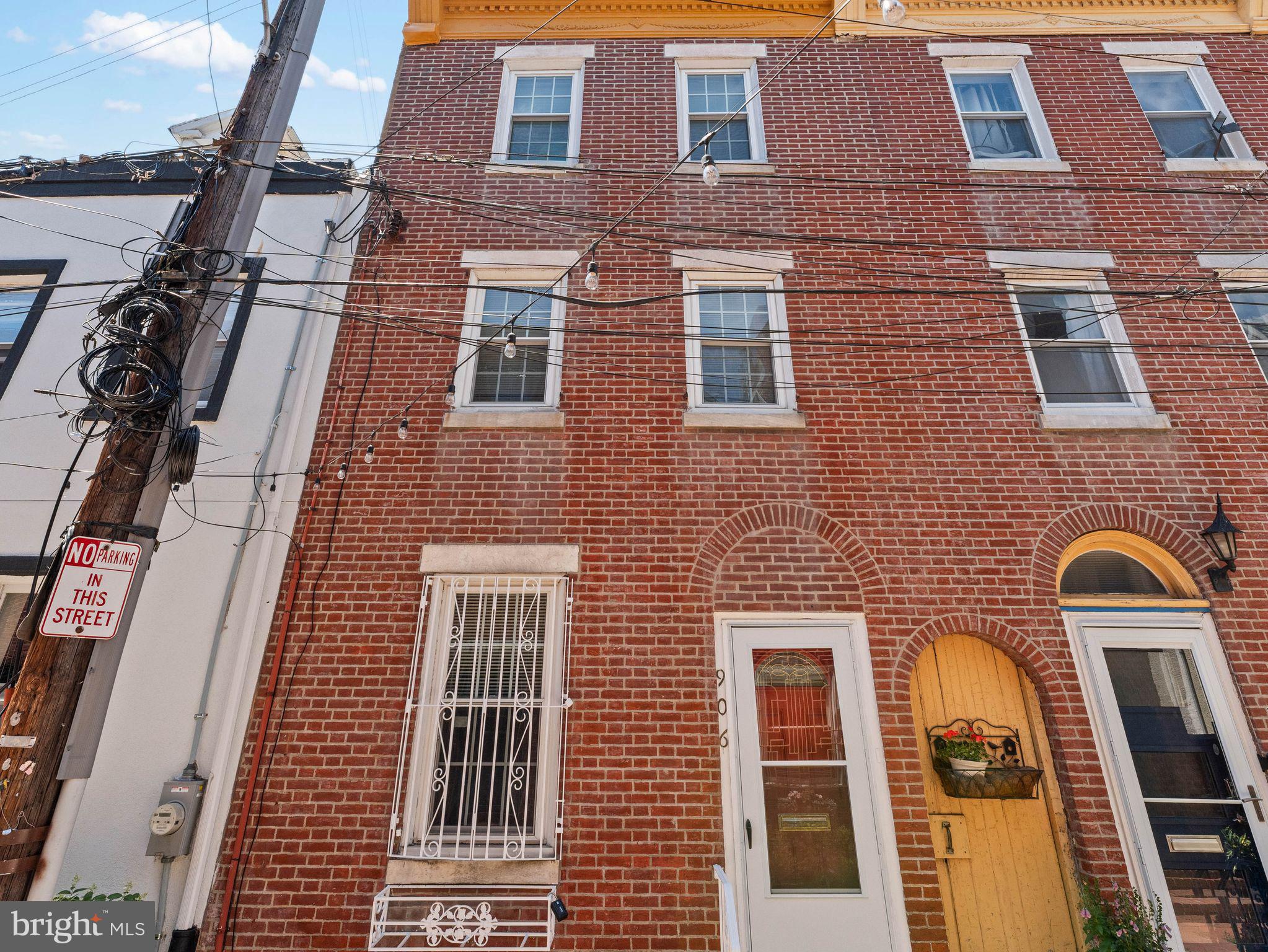 QUEEN VILLAGE - Residential