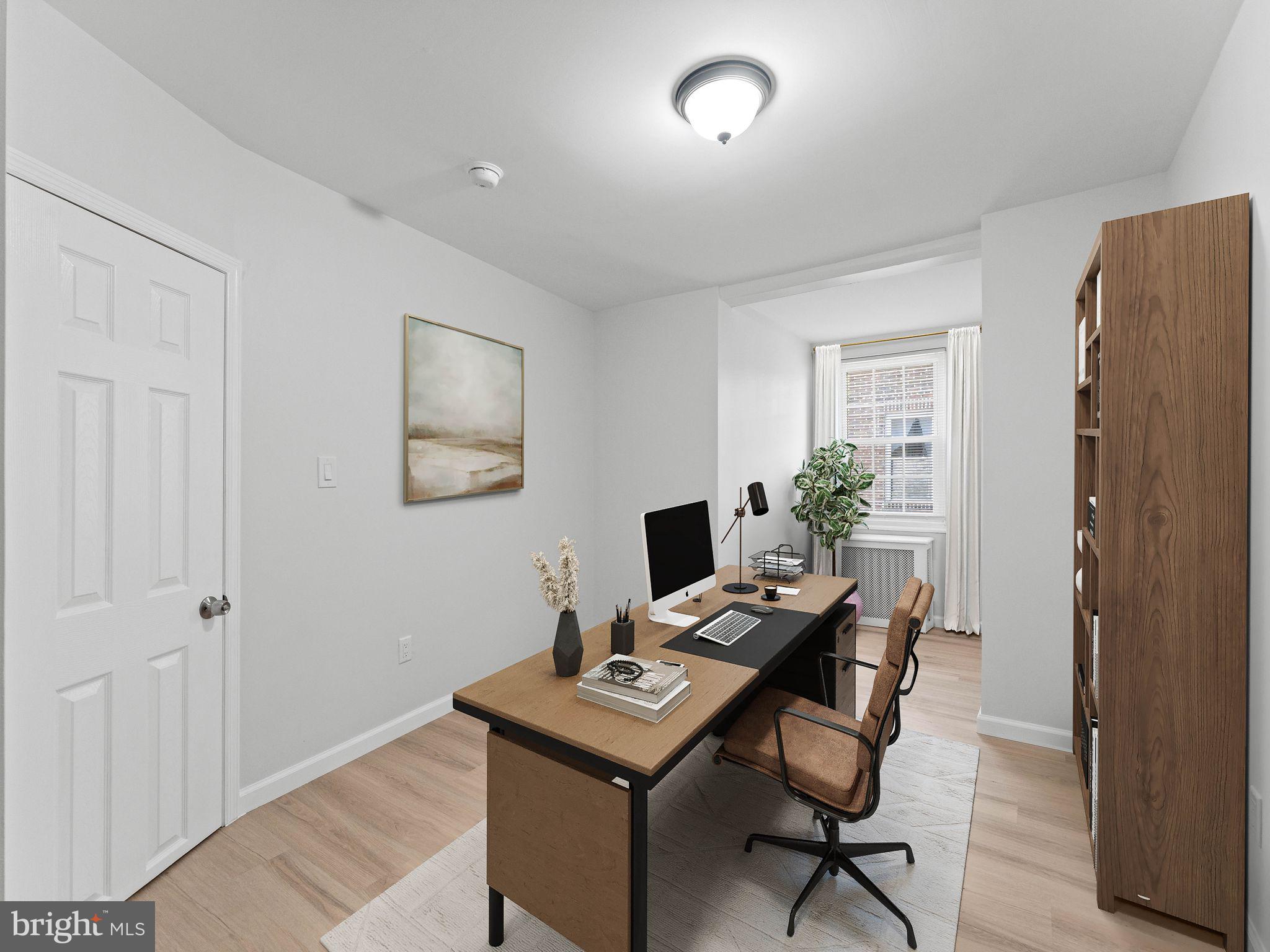 QUEEN VILLAGE - Residential