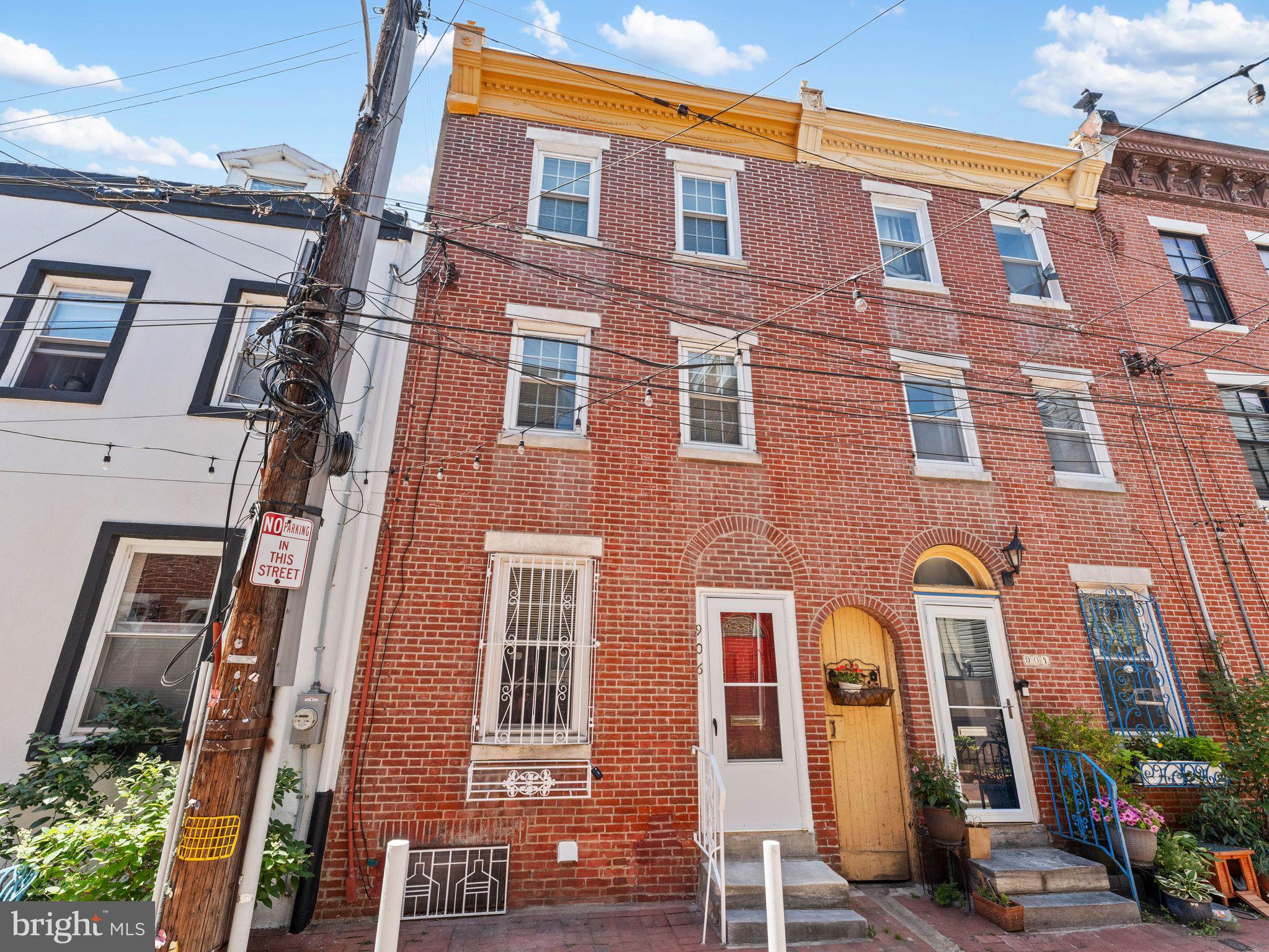 QUEEN VILLAGE - Residential