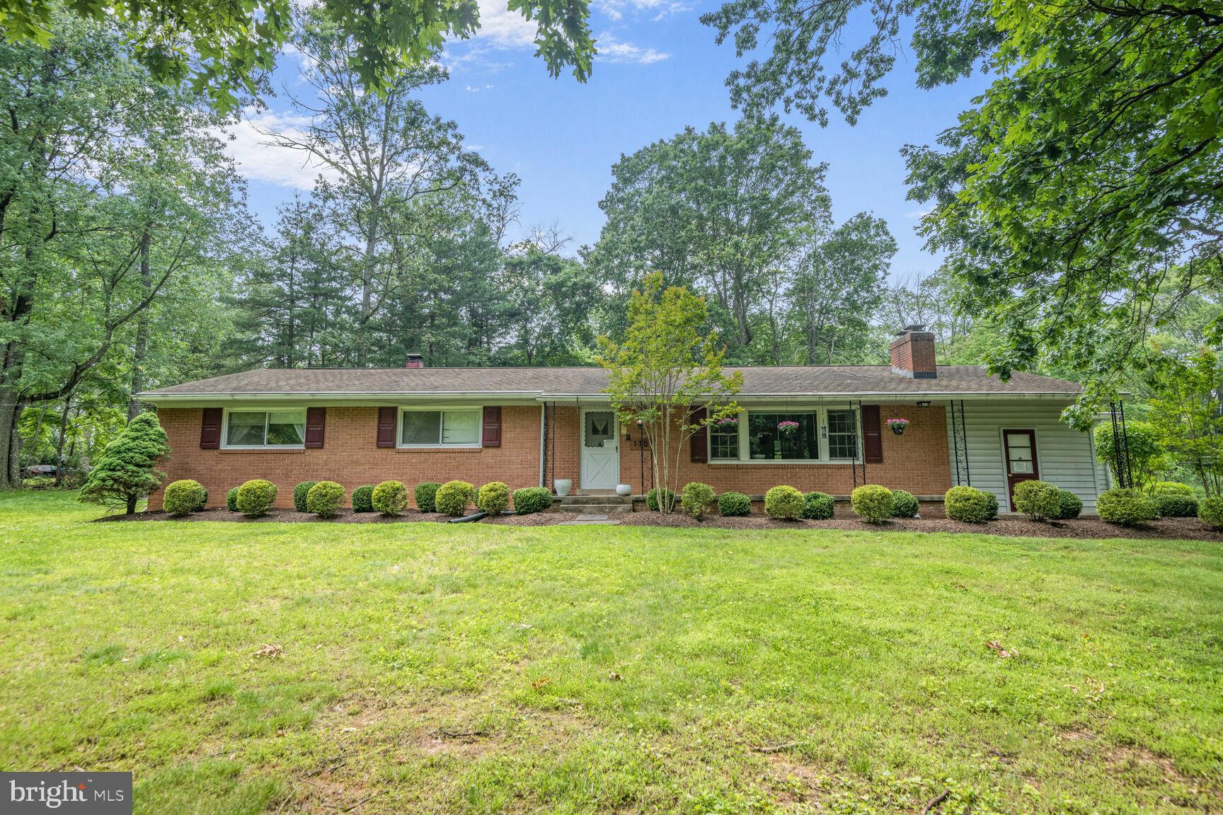 Reduced price !! 4 Bedroom Rambler.
Great Home. Currently operating as an assisted living home .
Would like to lease back for a year or less and then move the business to a new area.
TOUR: https://homevisit.view.property/public/vtour/display/2328092#!/