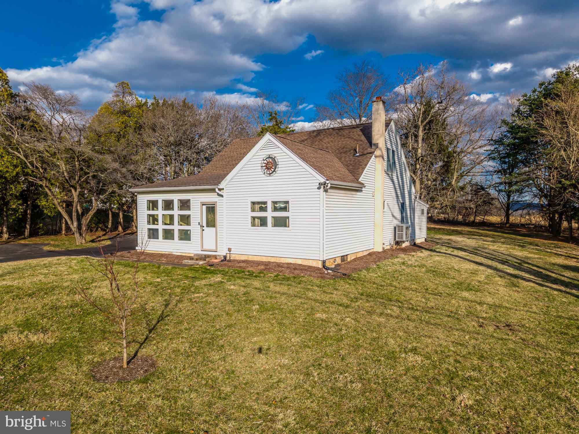 WOODS EDGE - Residential