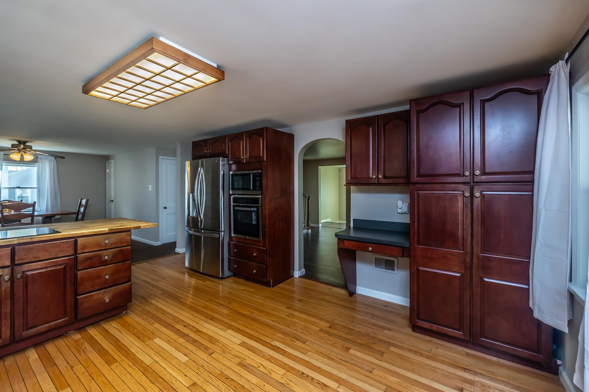 WOODS EDGE - Residential