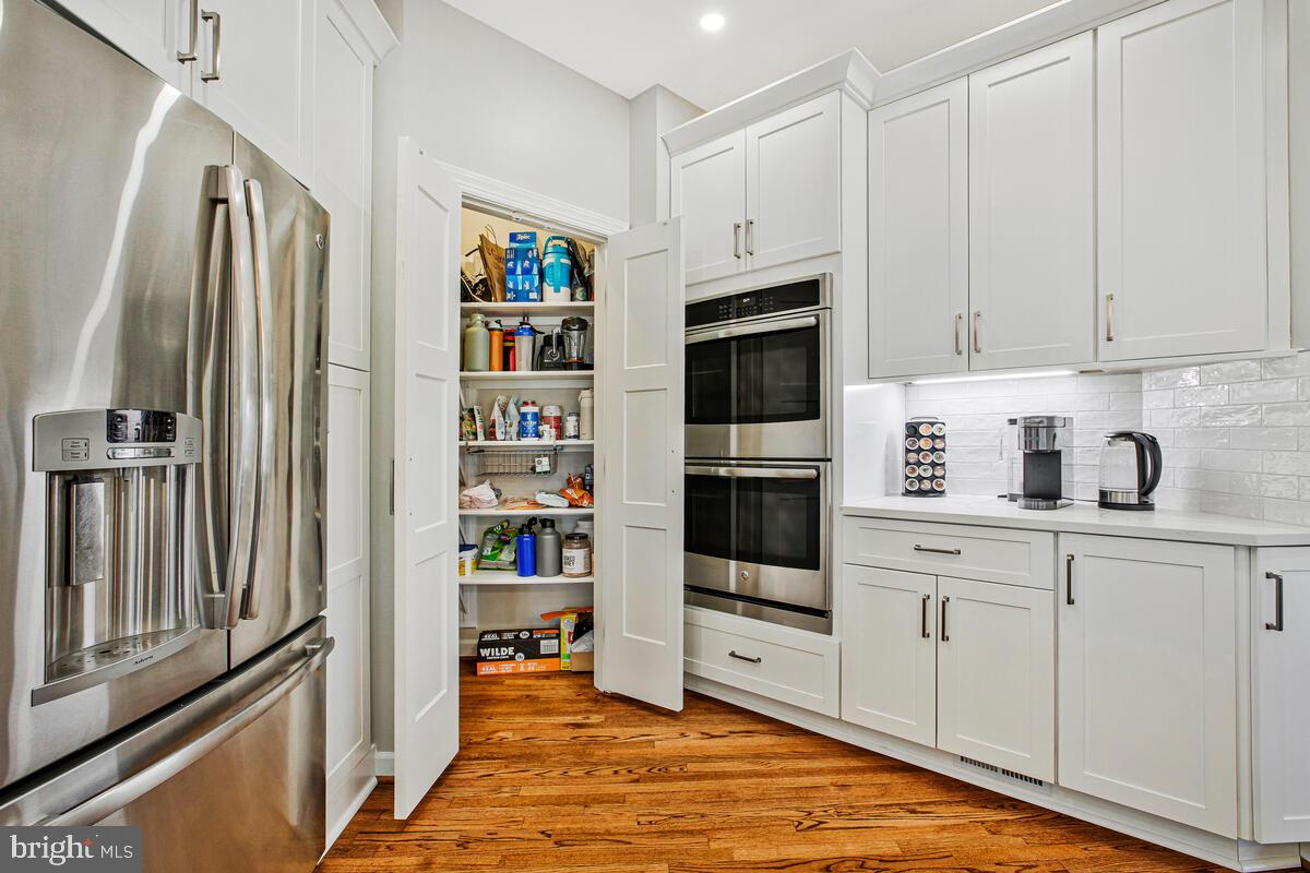 SOUTH RIVER COLONY - Residential