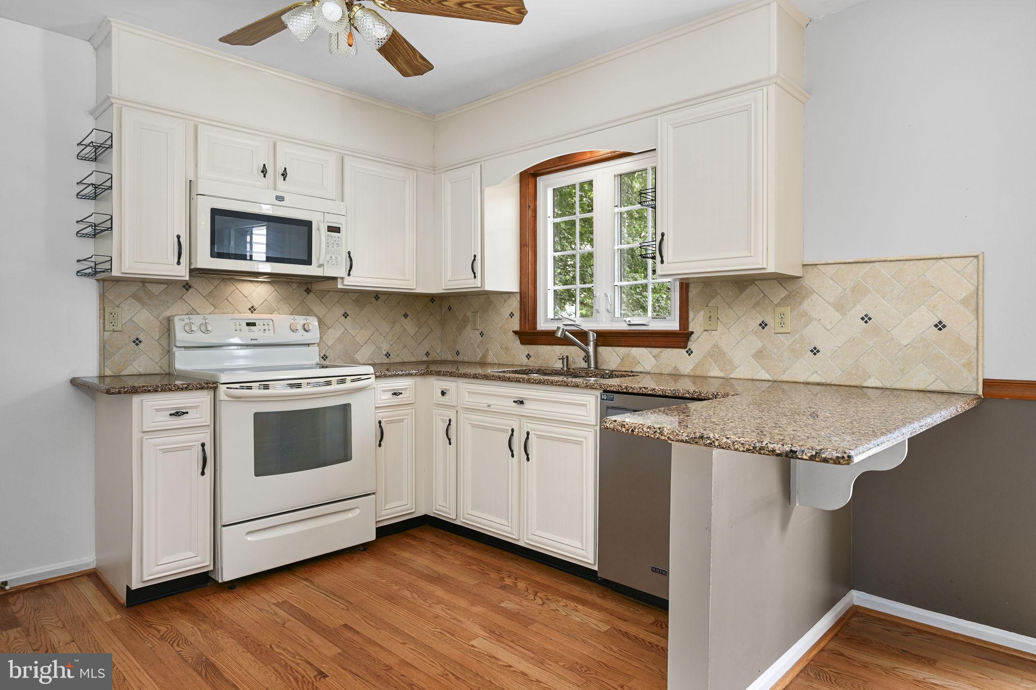 INGLESIDE VILLAGE - Residential