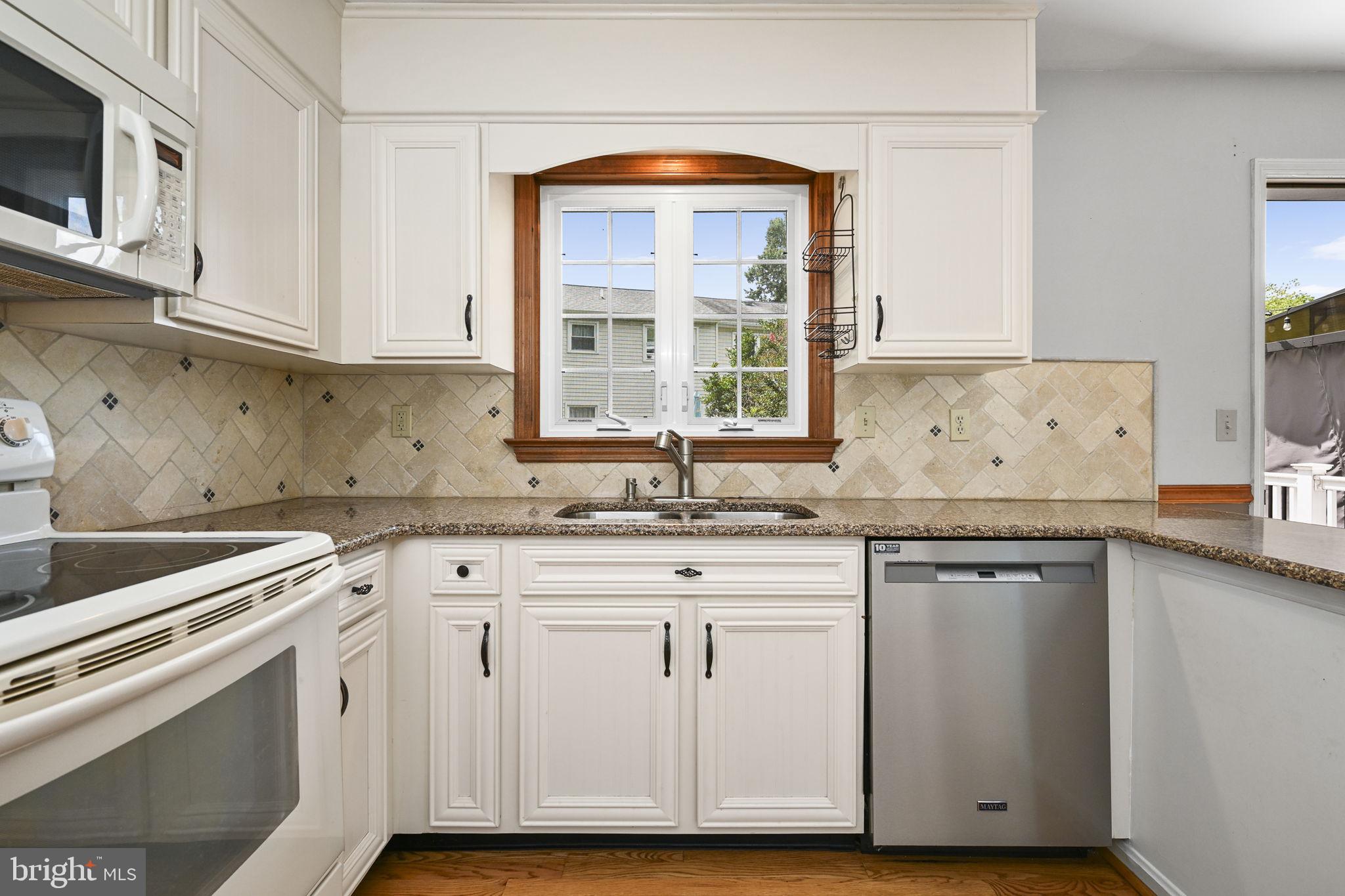 INGLESIDE VILLAGE - Residential