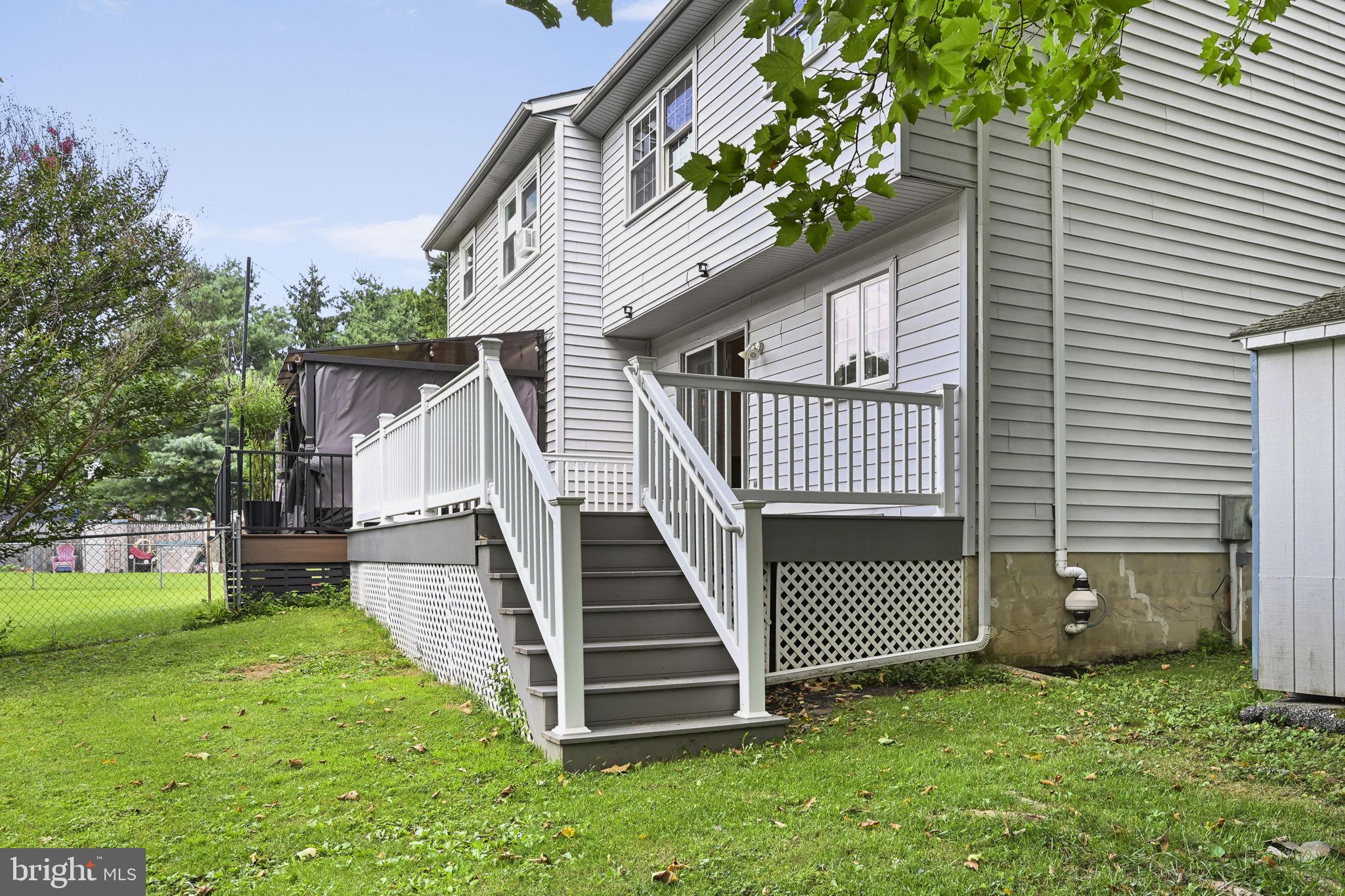 INGLESIDE VILLAGE - Residential
